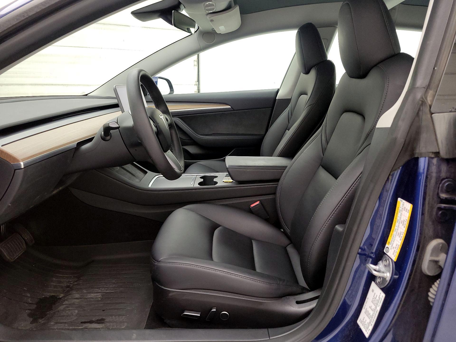 Thumbnail: 2023 Tesla Model 3 - 11