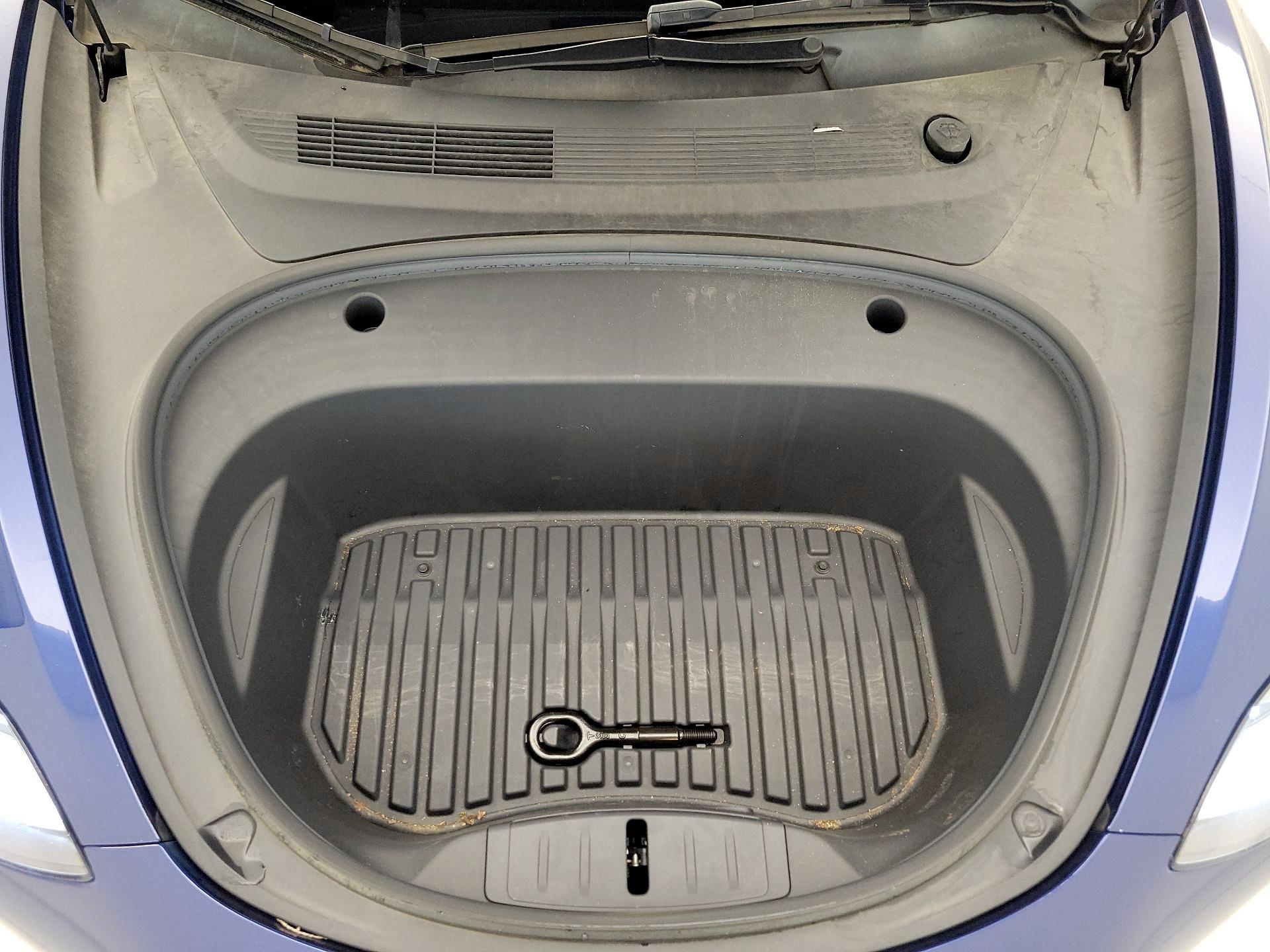 Thumbnail: 2023 Tesla Model 3 - 19