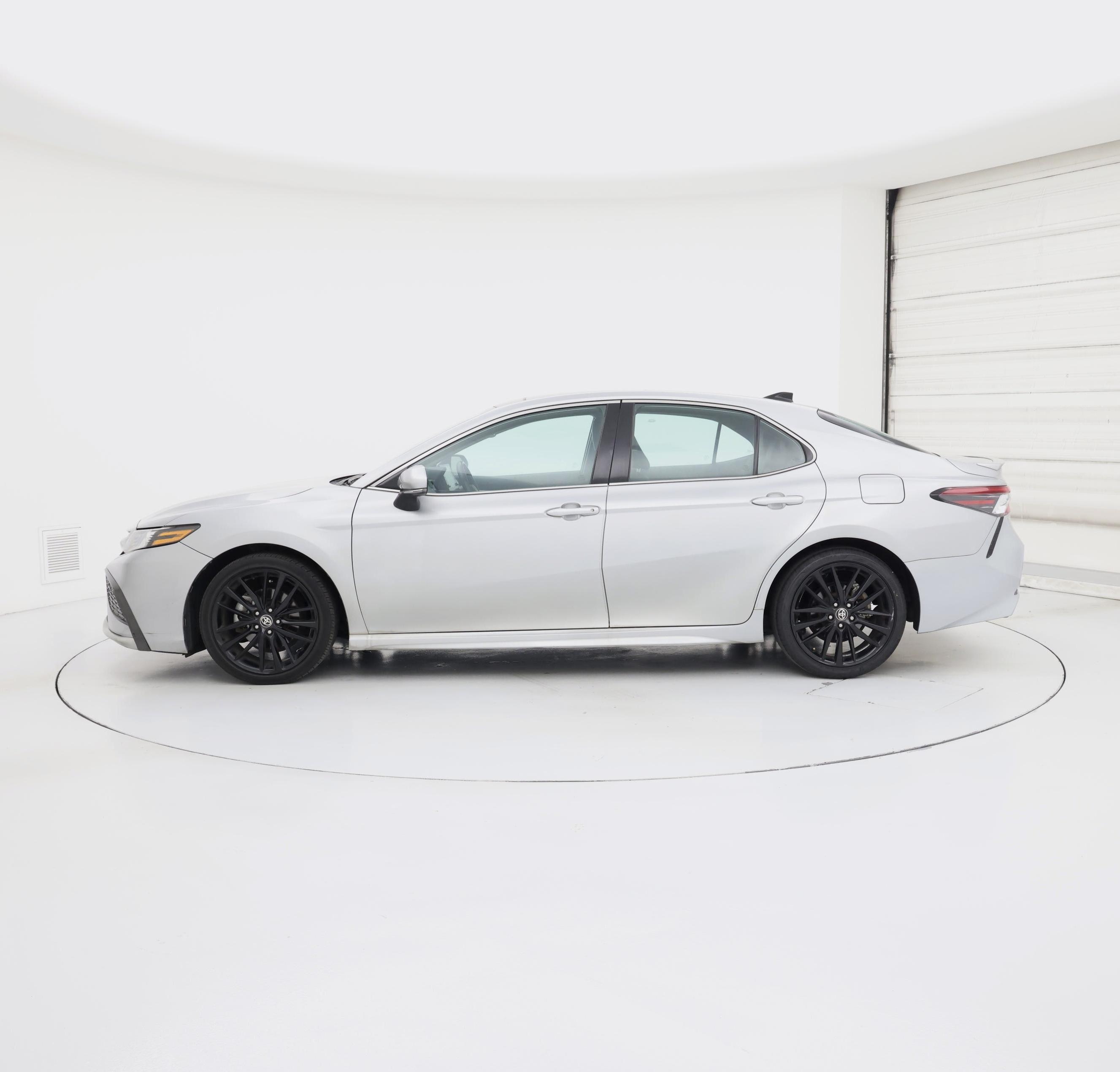 Thumbnail: 2021 Toyota Camry - 3