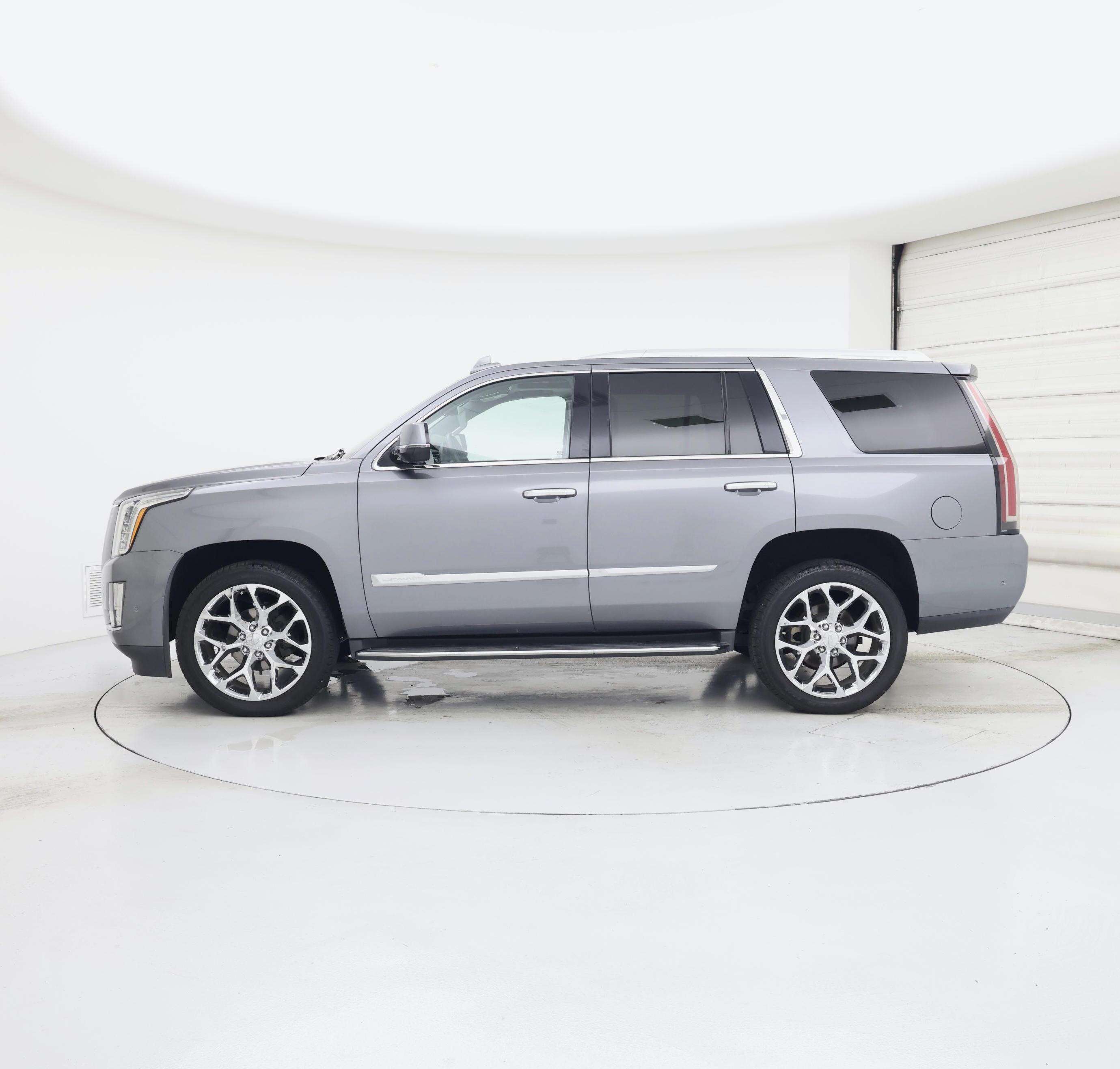 Thumbnail: 2020 Cadillac Escalade - 3
