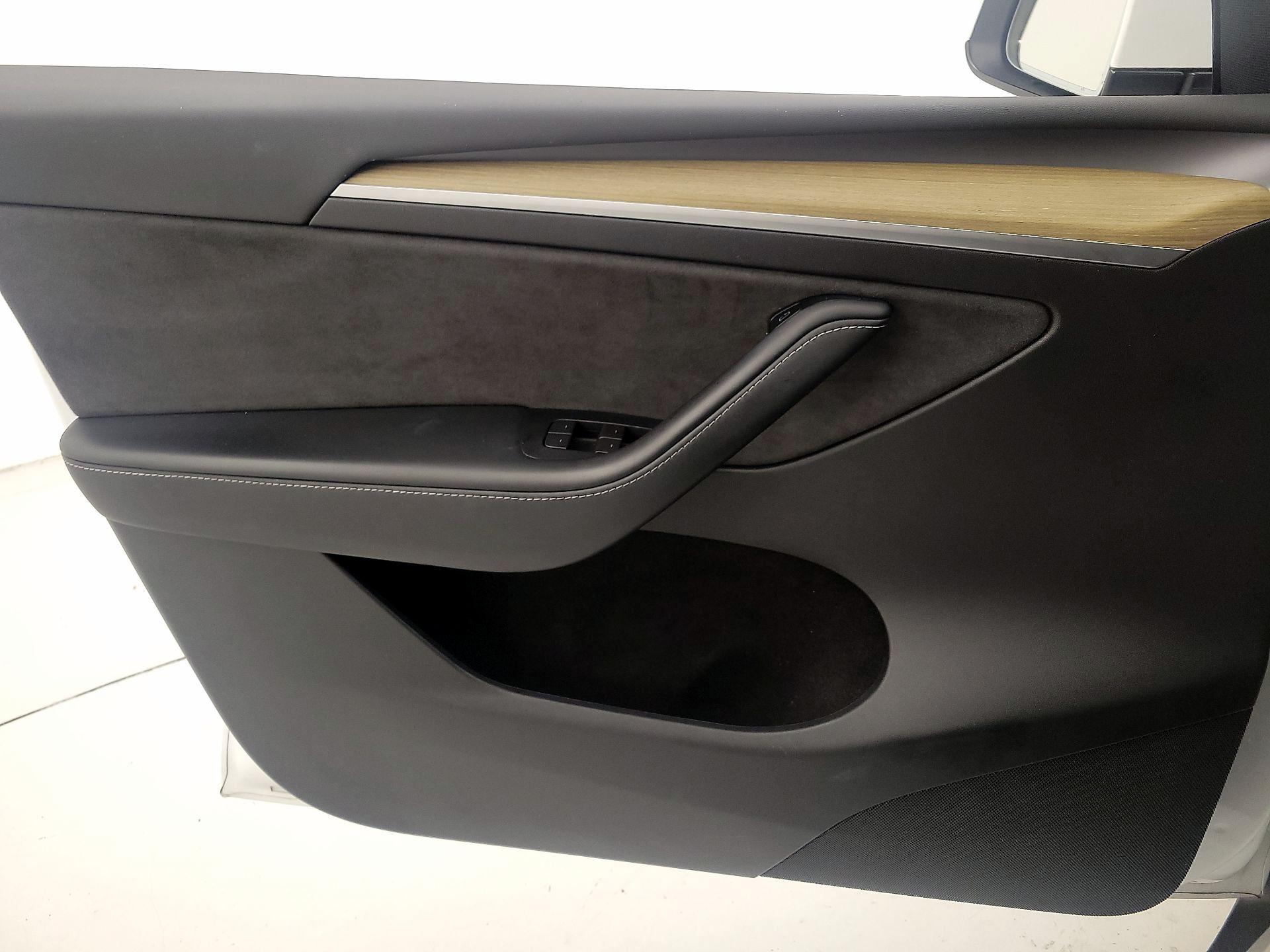 Thumbnail: 2023 Tesla Model Y - 12