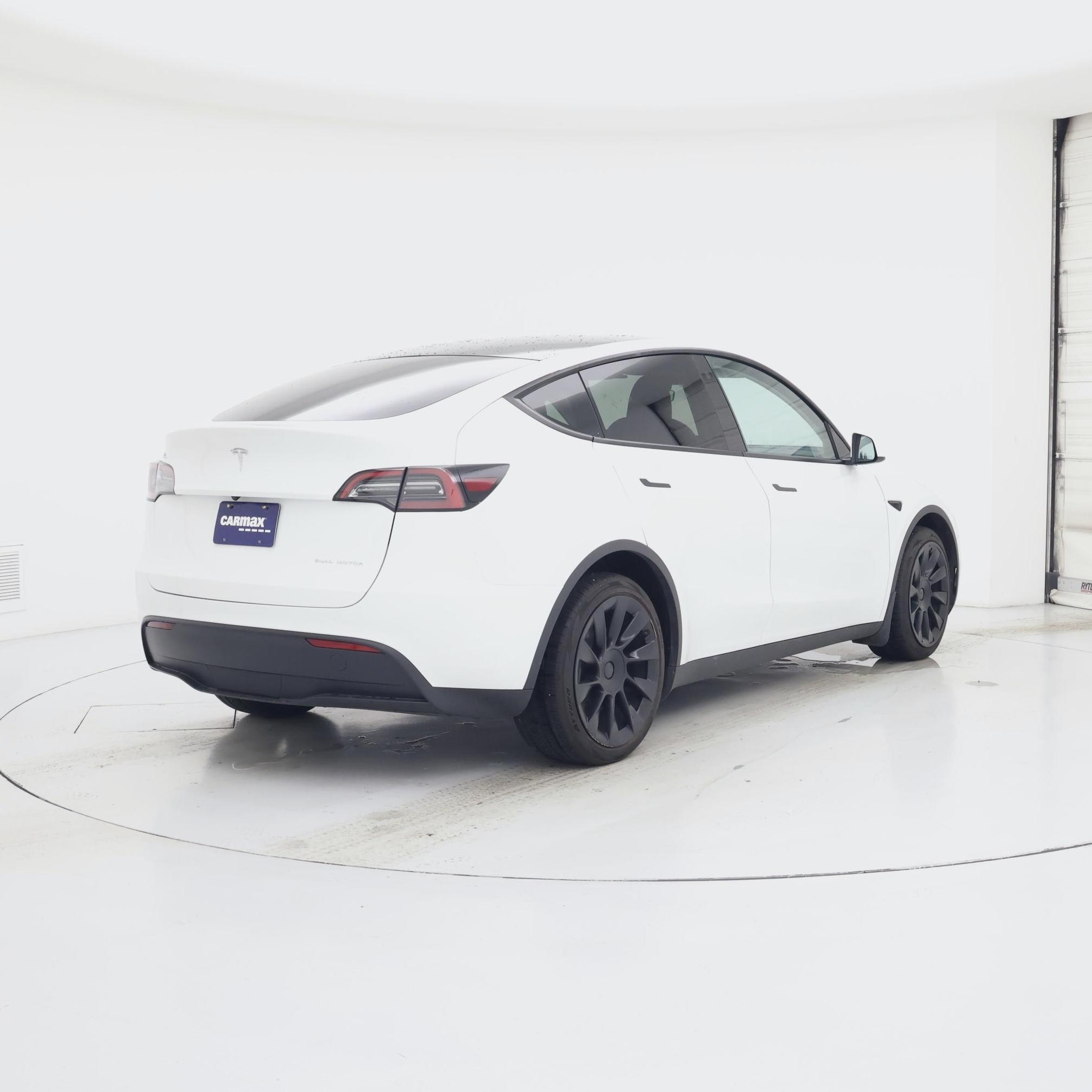 Thumbnail: 2023 Tesla Model Y - 8