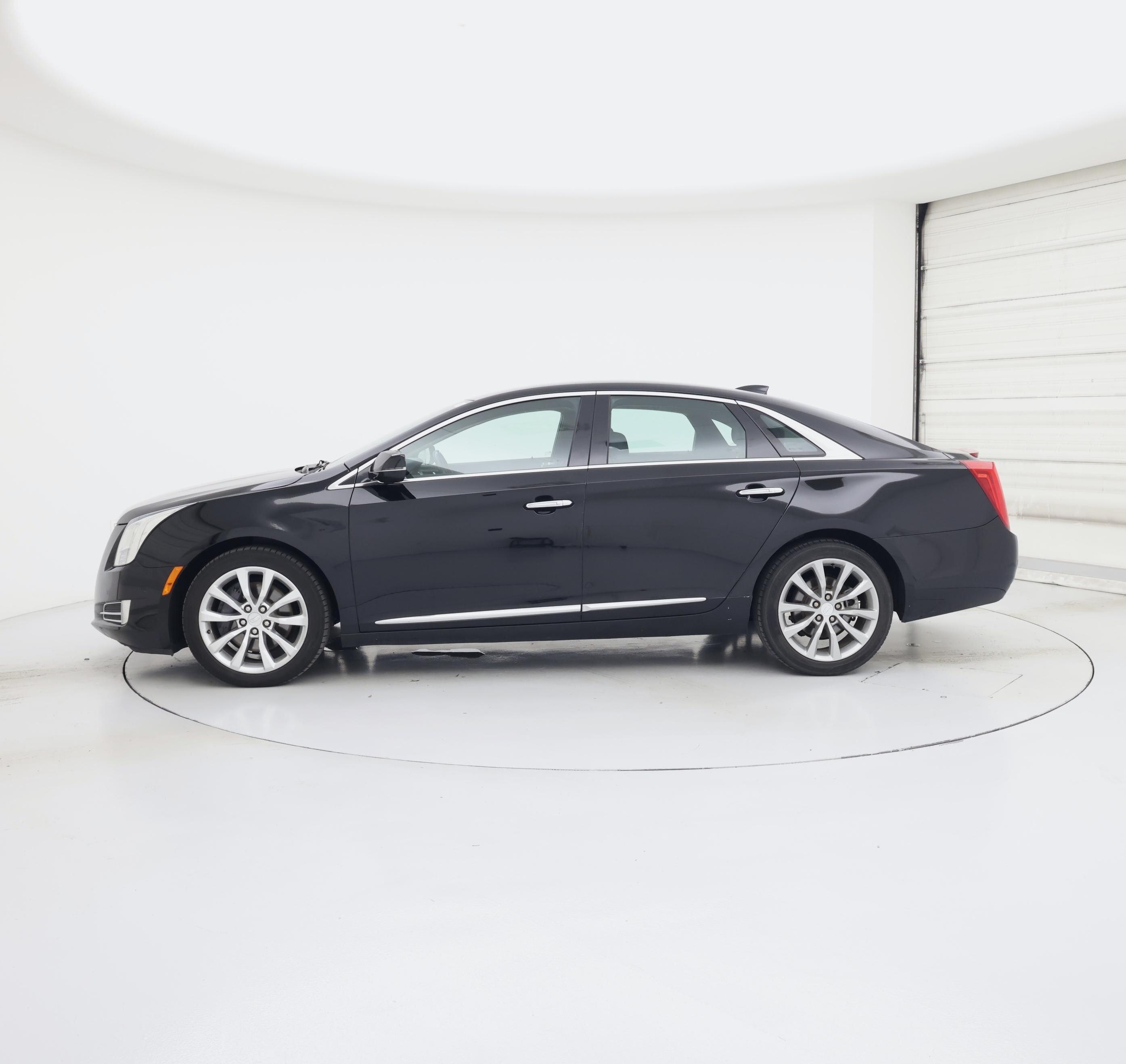 Thumbnail: 2017 Cadillac XTS - 3