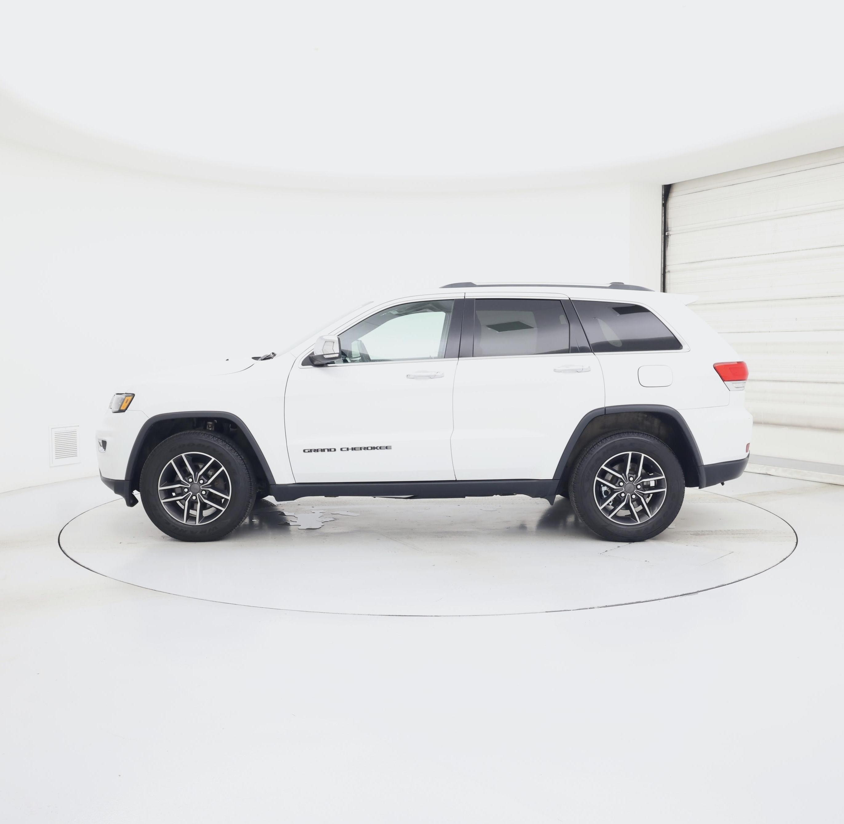 Thumbnail: 2019 Jeep Grand Cherokee - 3