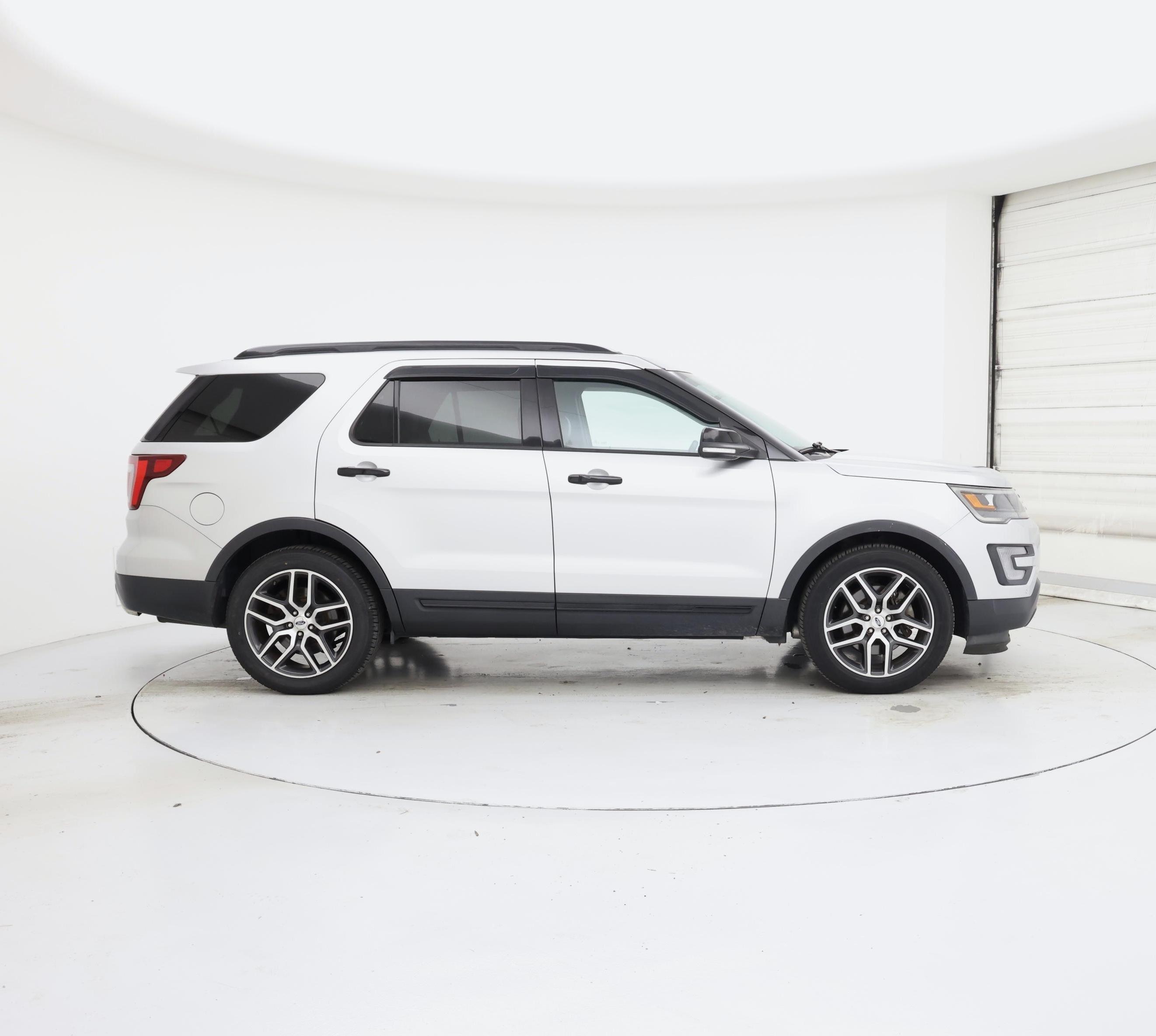 Thumbnail: 2017 Ford Explorer - 7