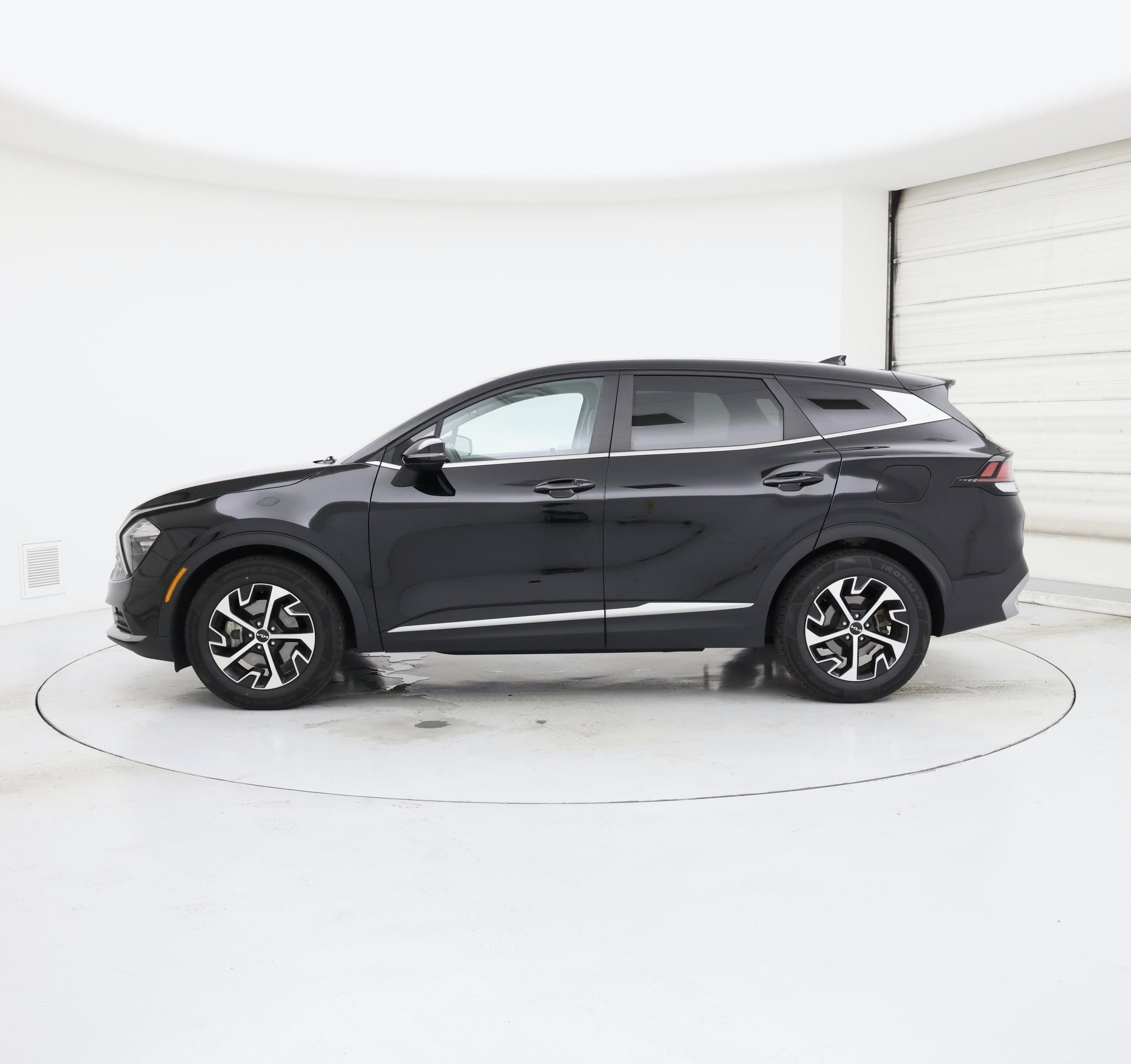 Thumbnail: 2023 Kia Sportage - 3