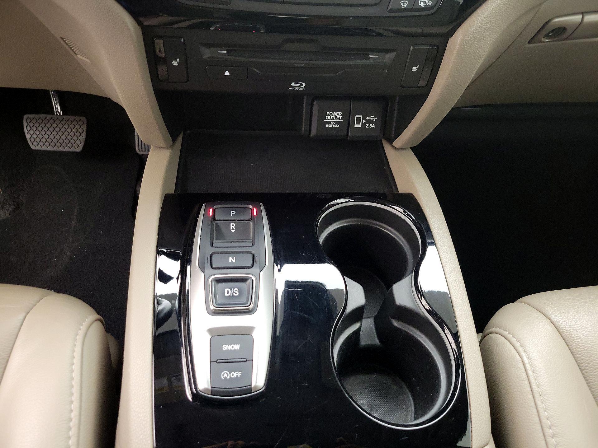 Thumbnail: 2019 Honda Pilot - 17