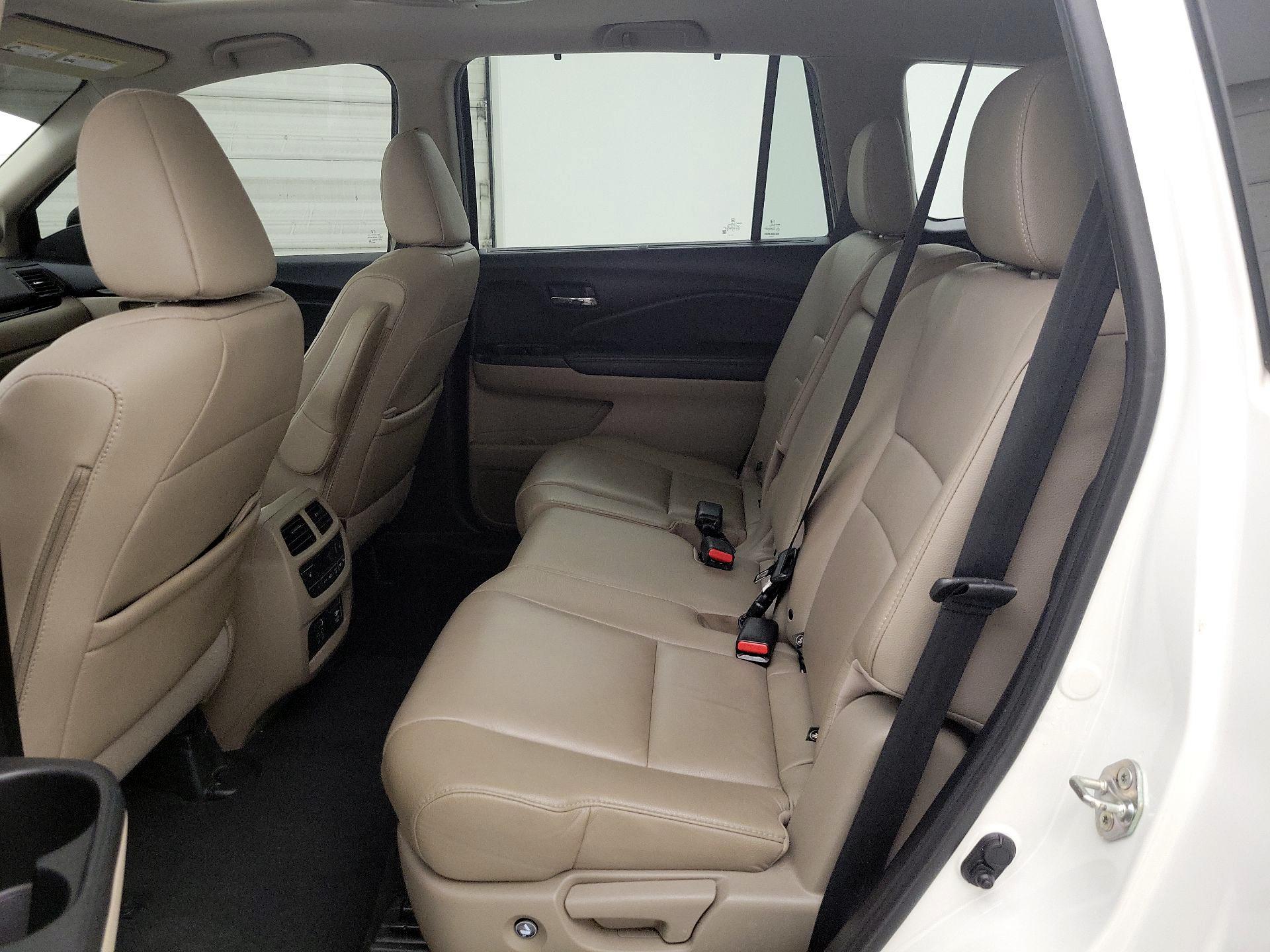 Thumbnail: 2019 Honda Pilot - 20