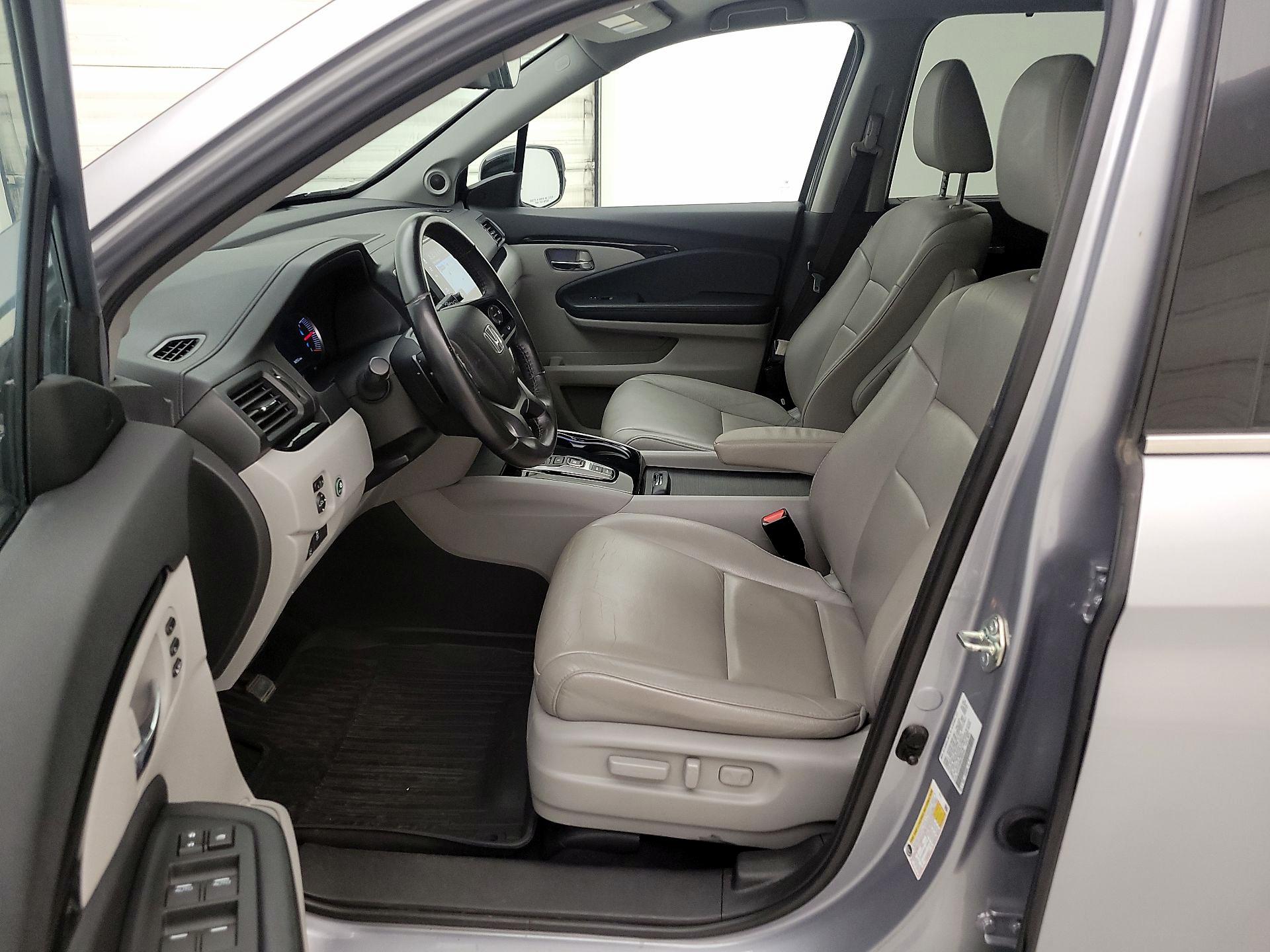 Thumbnail: 2020 Honda Pilot - 11