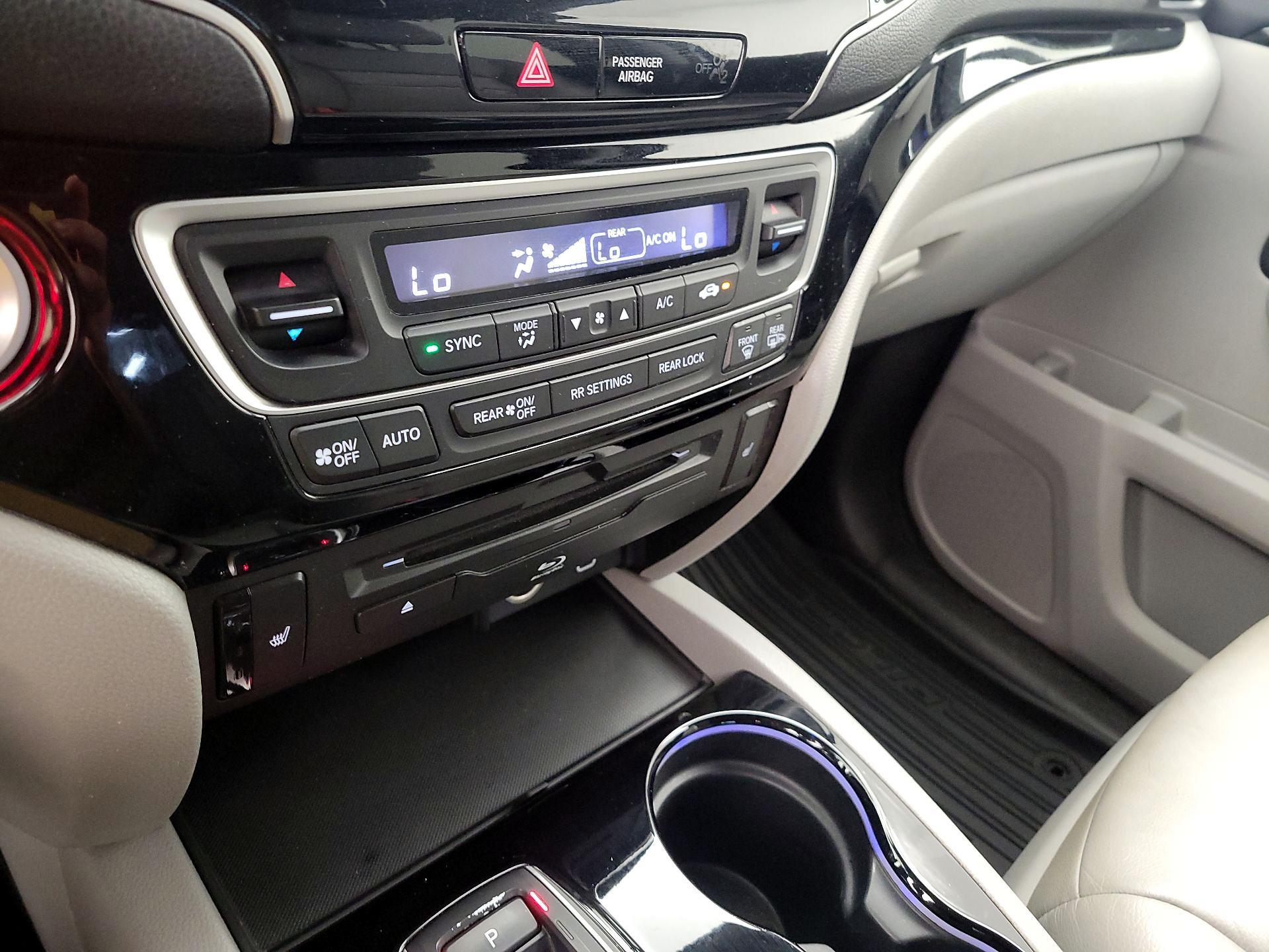 Thumbnail: 2020 Honda Pilot - 17