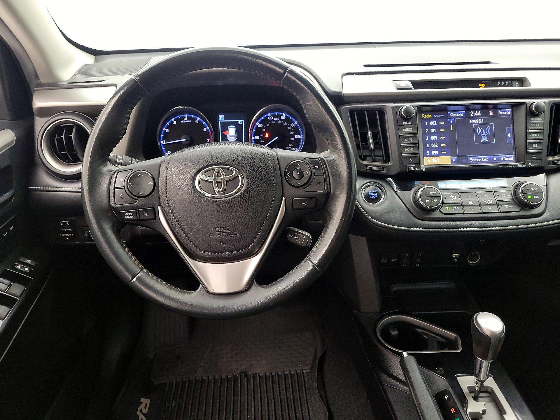 Thumbnail: 2018 Toyota RAV4 - 10