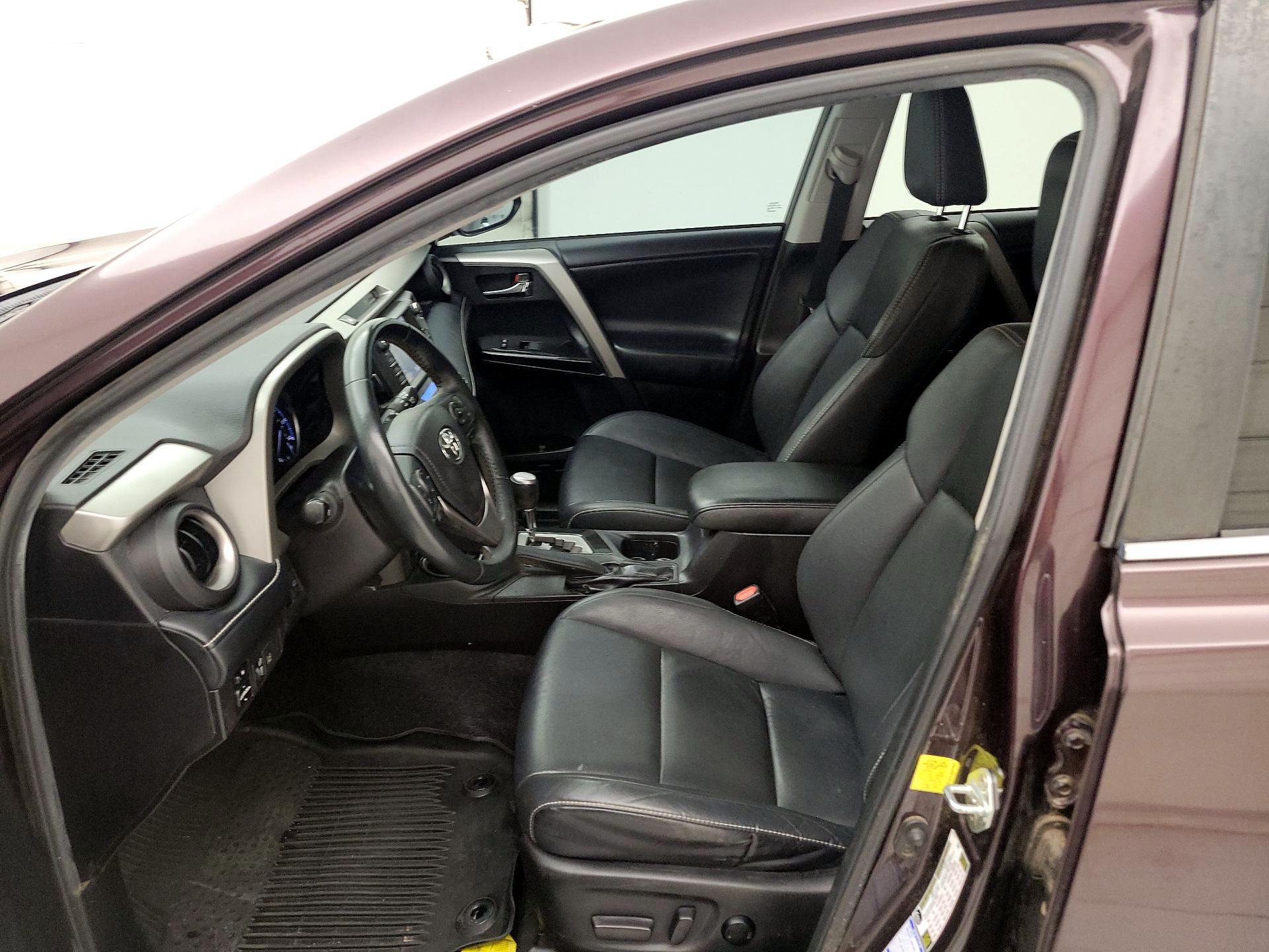 Thumbnail: 2018 Toyota RAV4 - 11