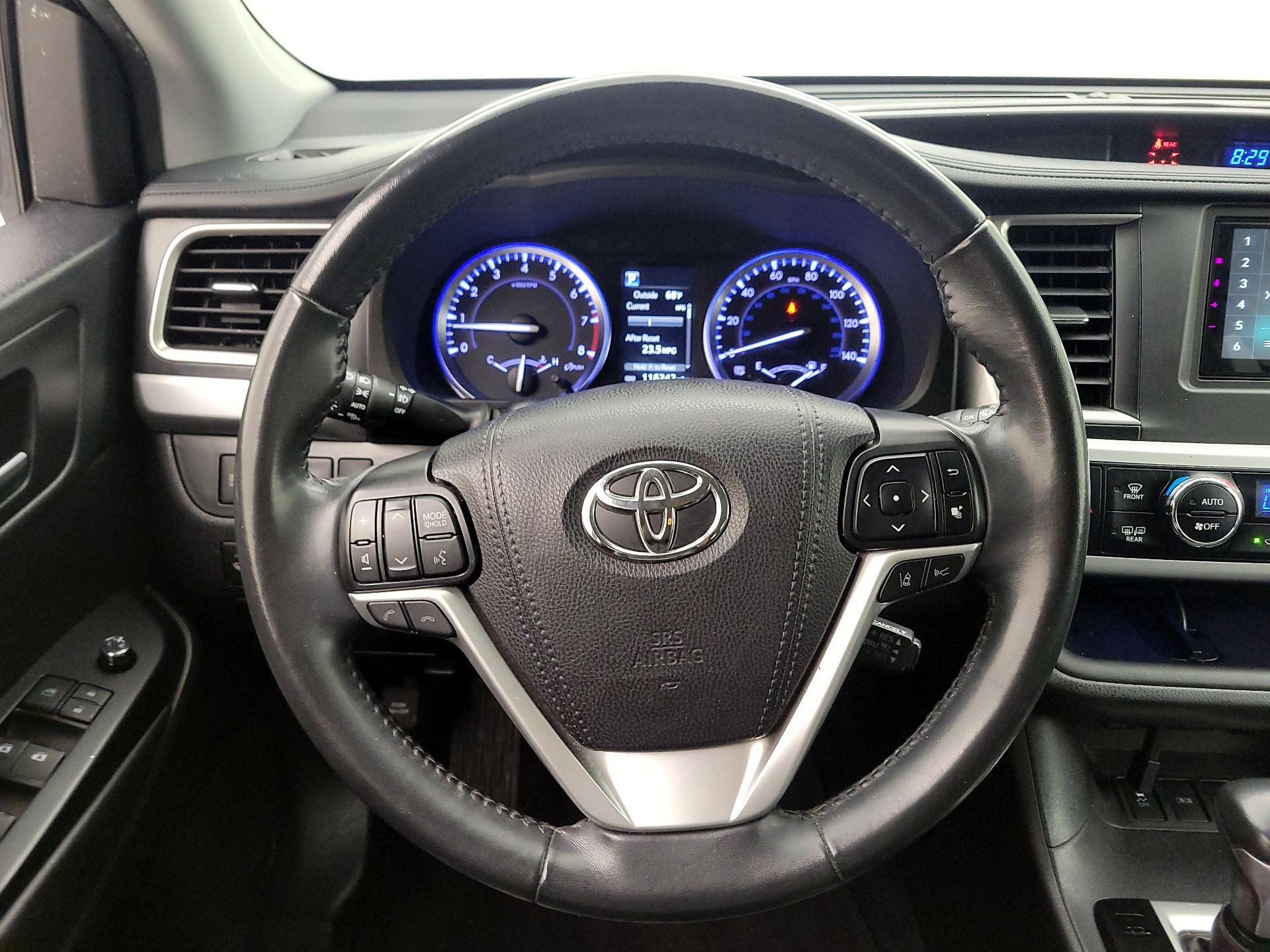 Thumbnail: 2019 Toyota Highlander - 10