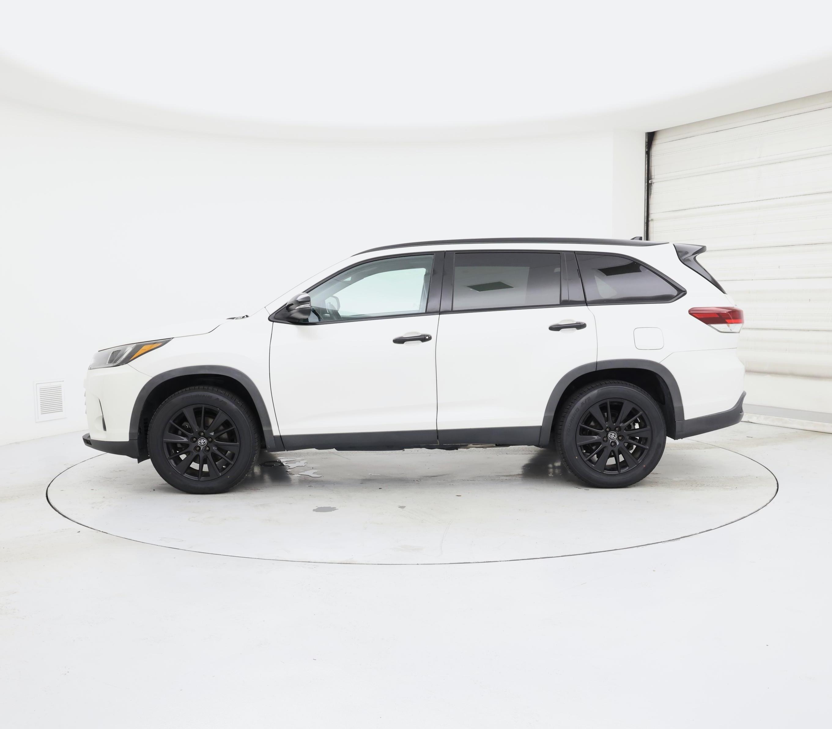 Thumbnail: 2019 Toyota Highlander - 3