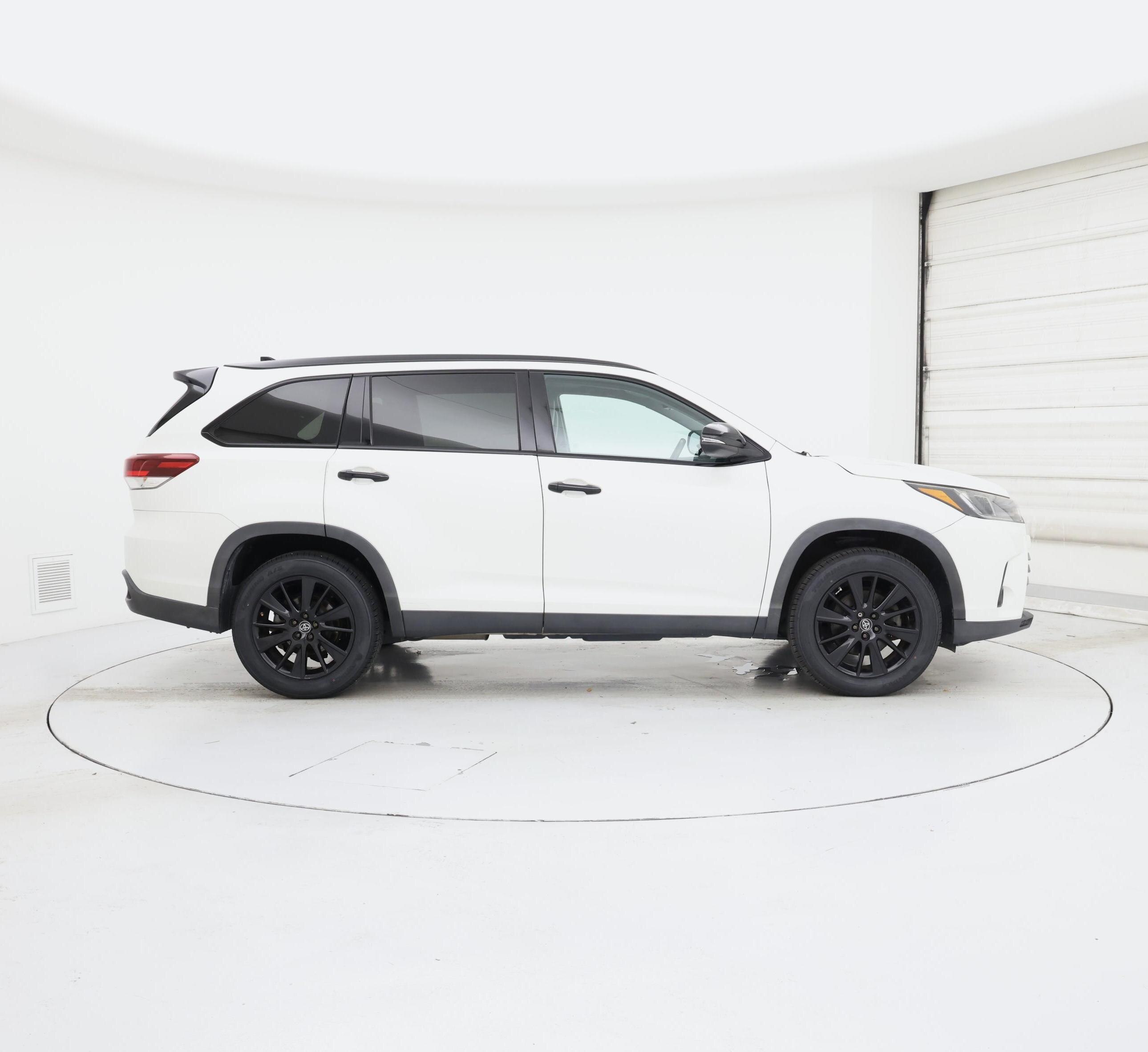 Thumbnail: 2019 Toyota Highlander - 7