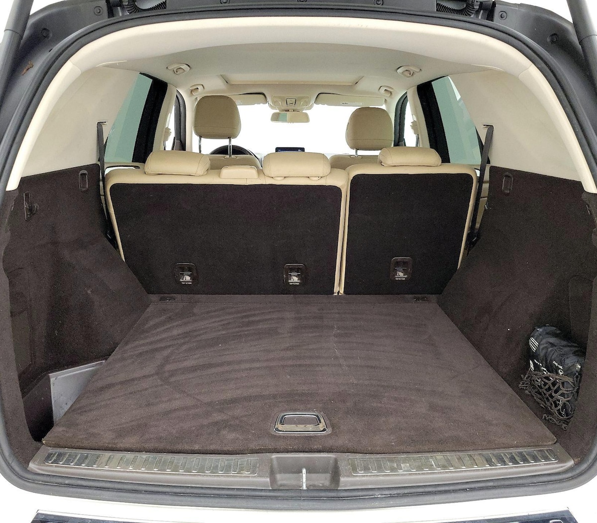 Trunk/Cargo (Seats Up)
