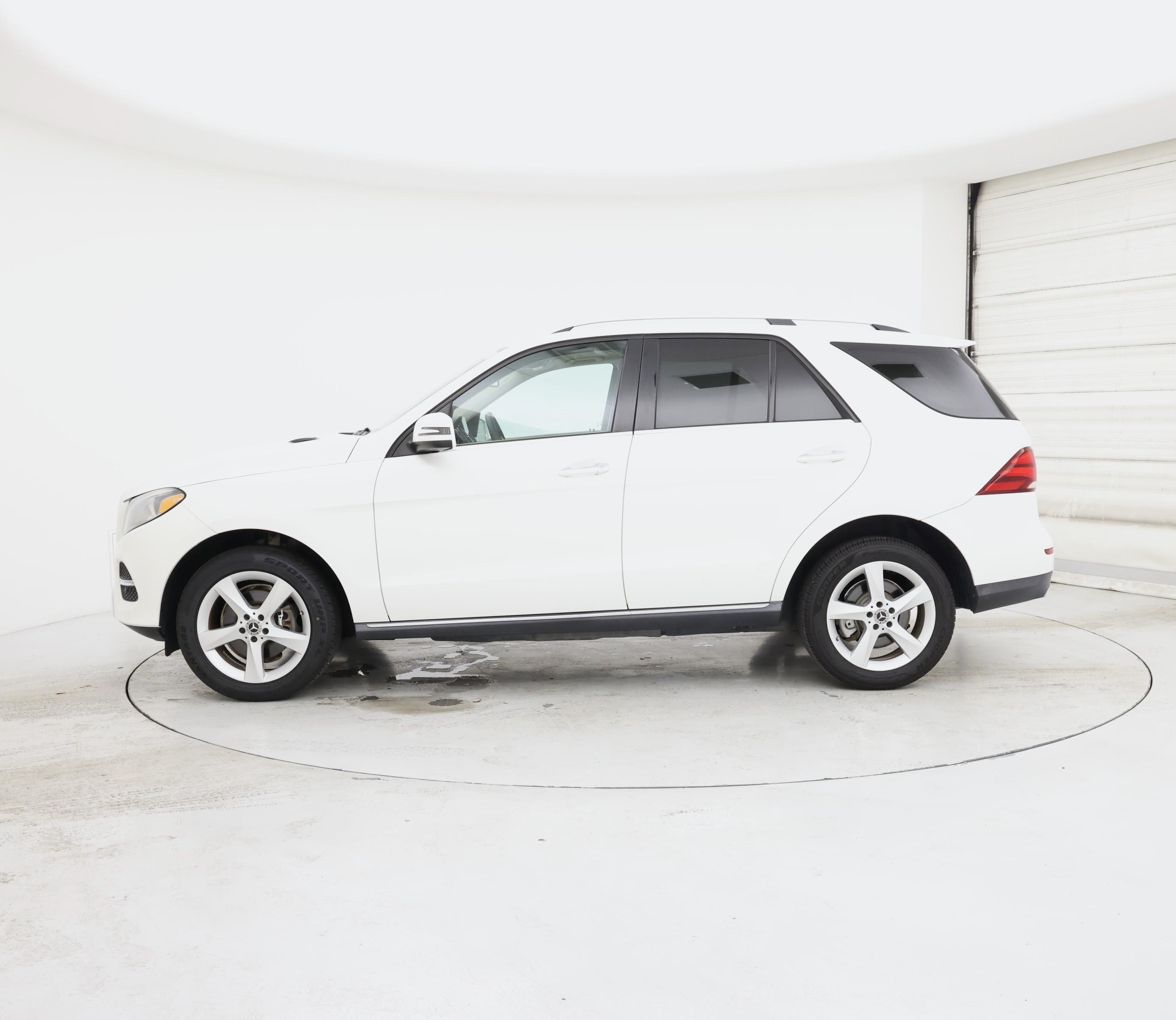 Thumbnail: 2017 Mercedes-Benz GLE - 3