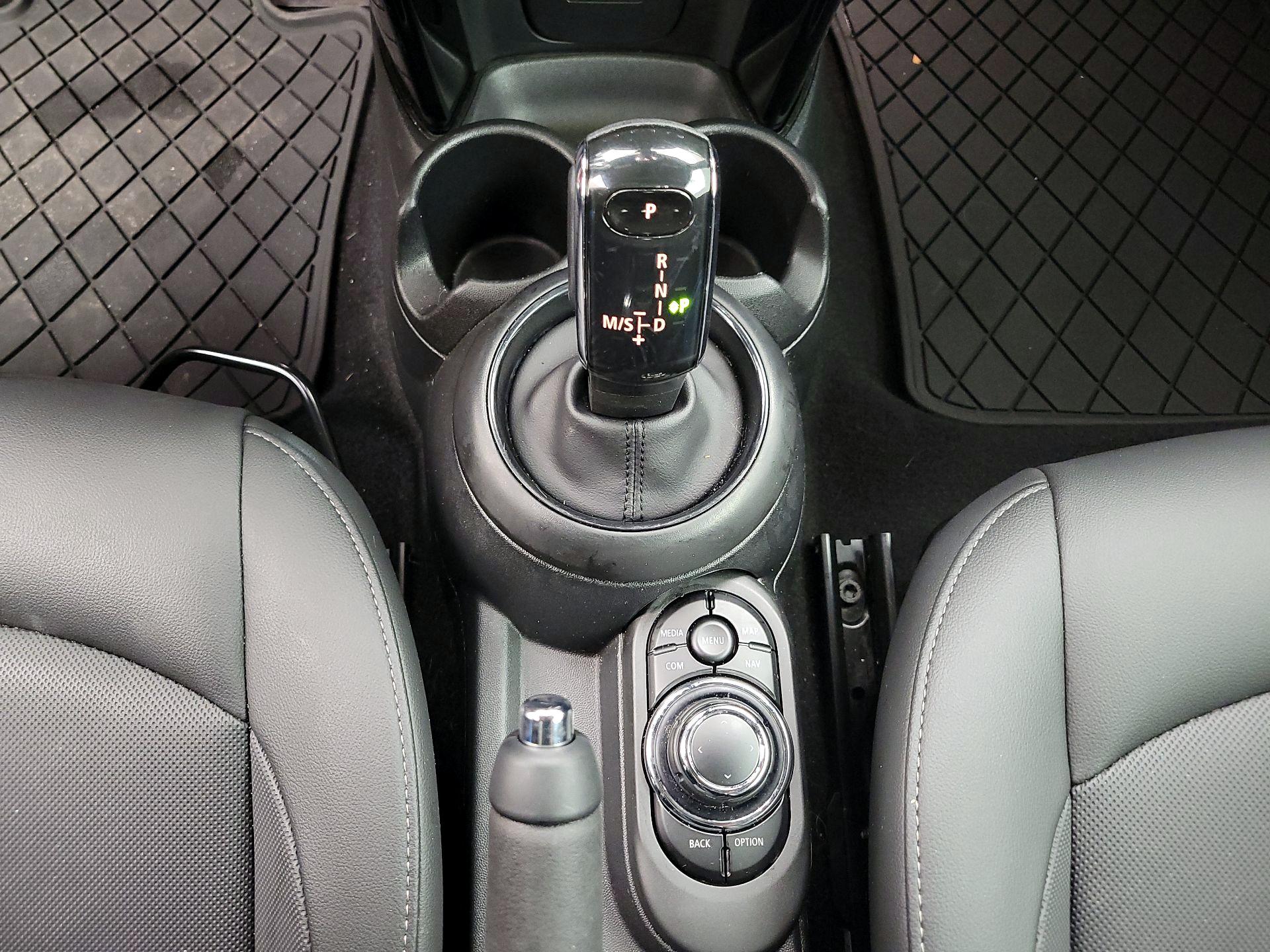 Thumbnail: 2022 MINI Cooper - 17