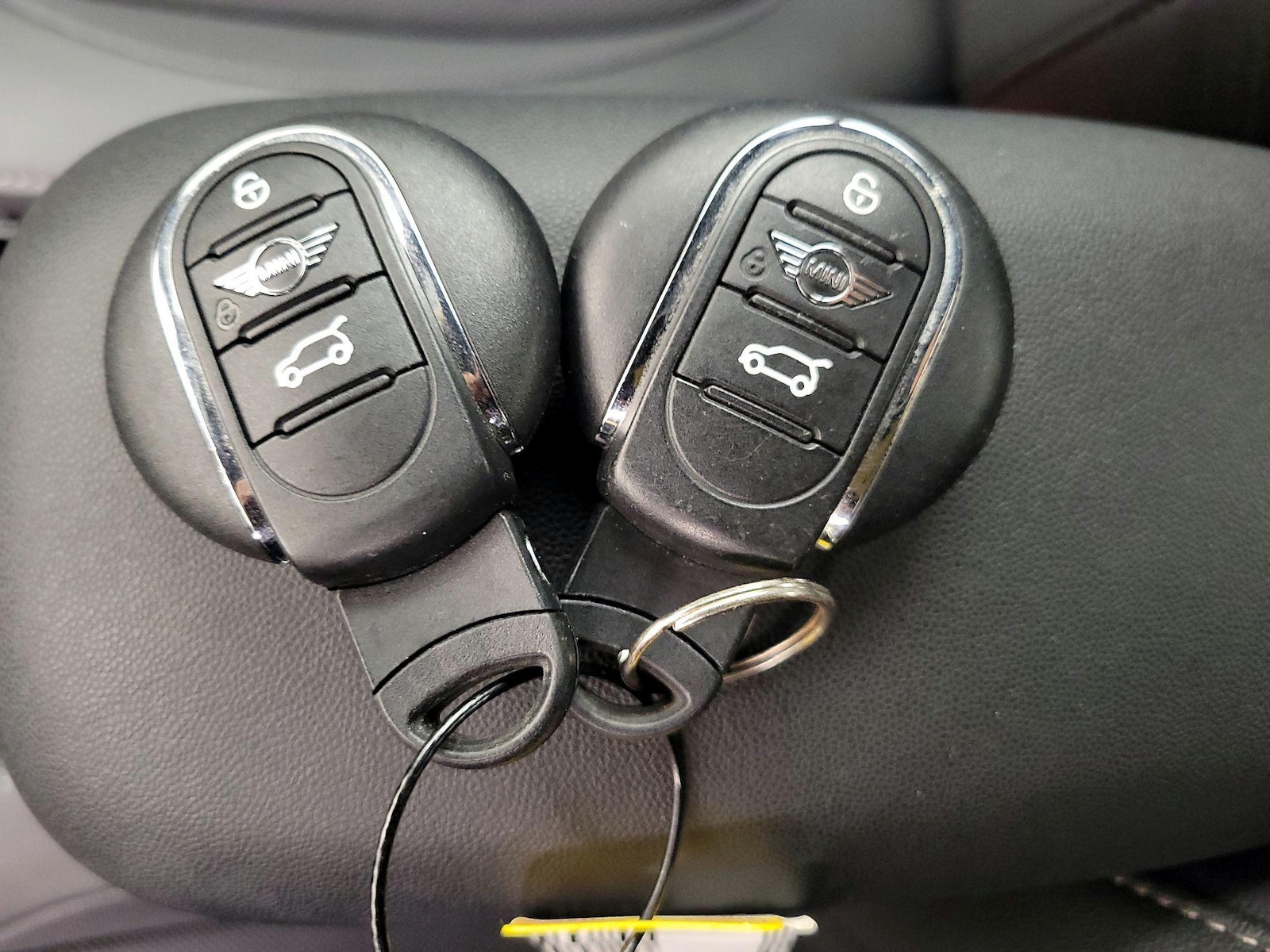 2022 MINI Convertible Base - Photo 23