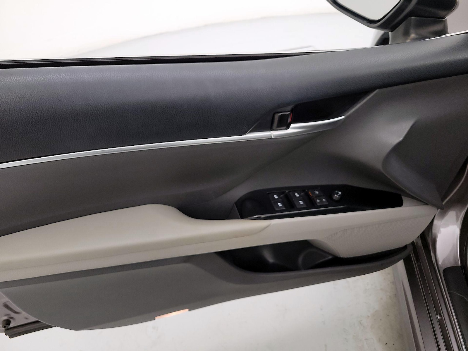 2018 Toyota Camry SE - Photo 13