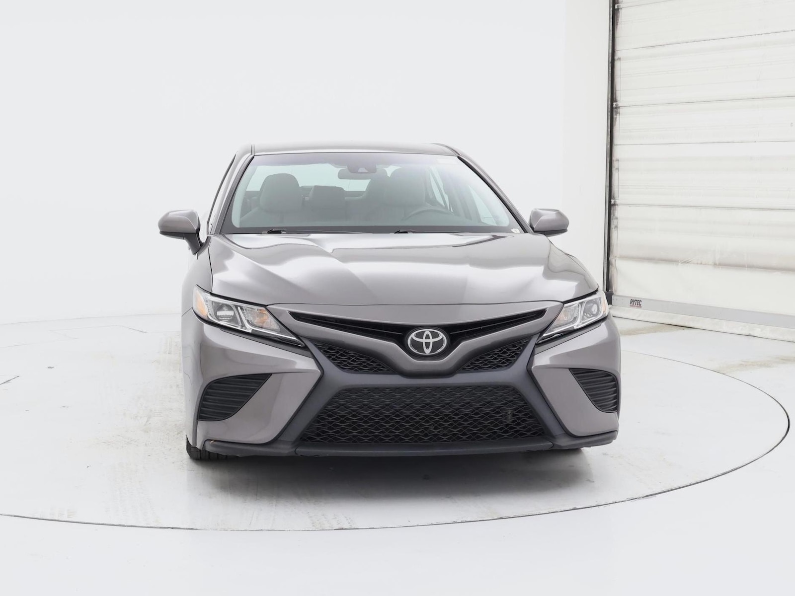 2018 Toyota Camry SE - Photo 6