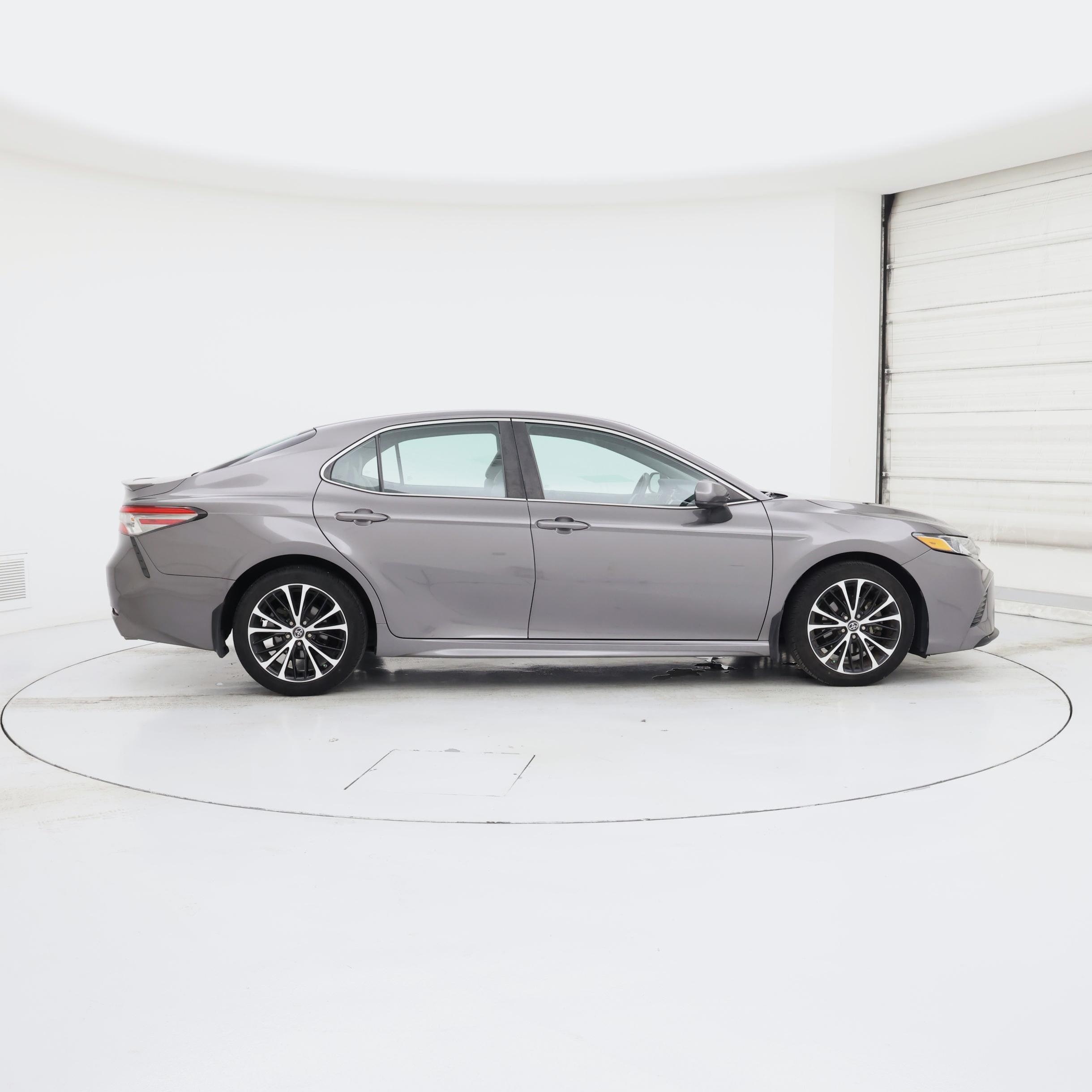 Thumbnail: 2018 Toyota Camry - 7