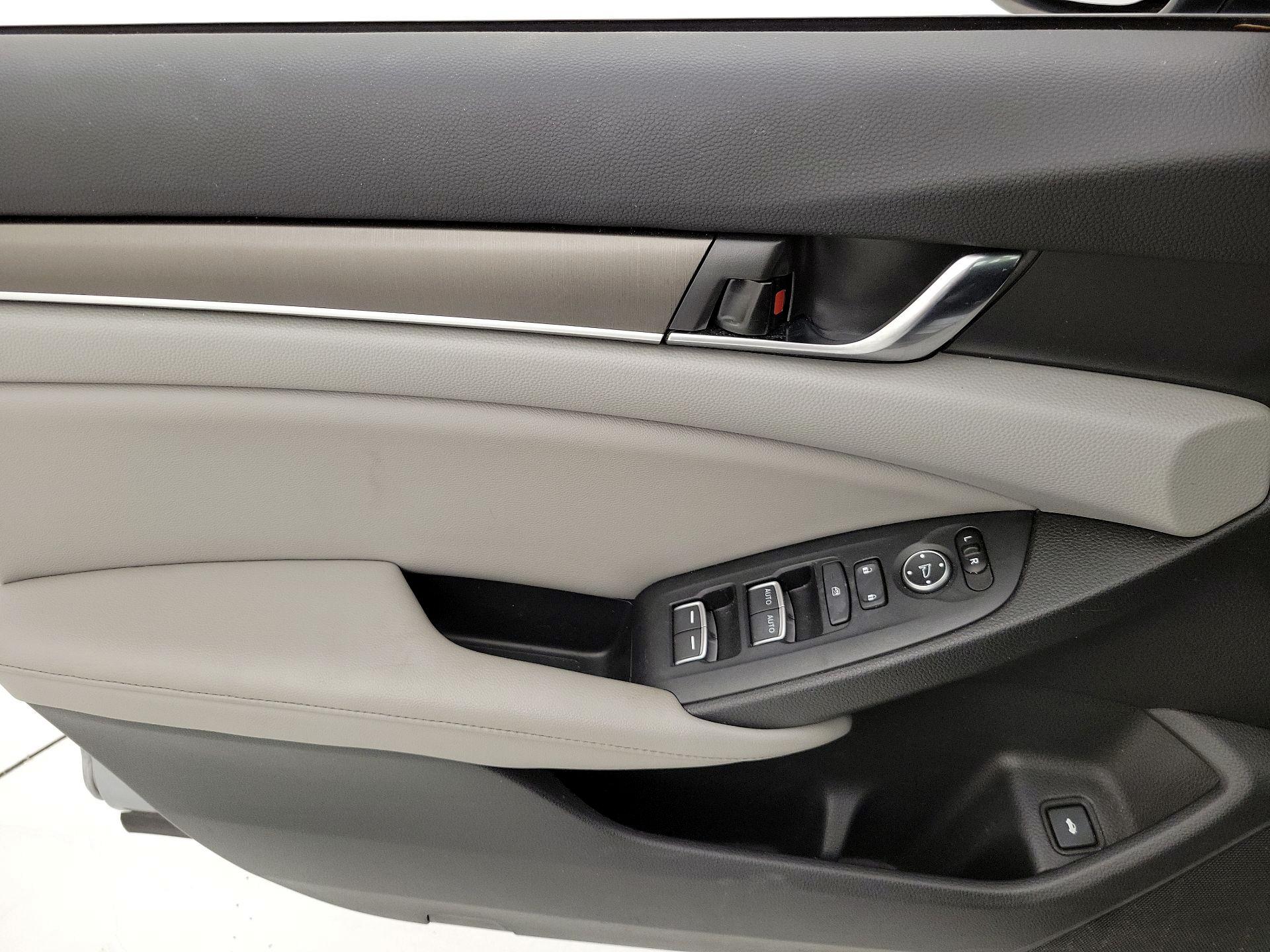Thumbnail: 2019 Honda Accord - 12