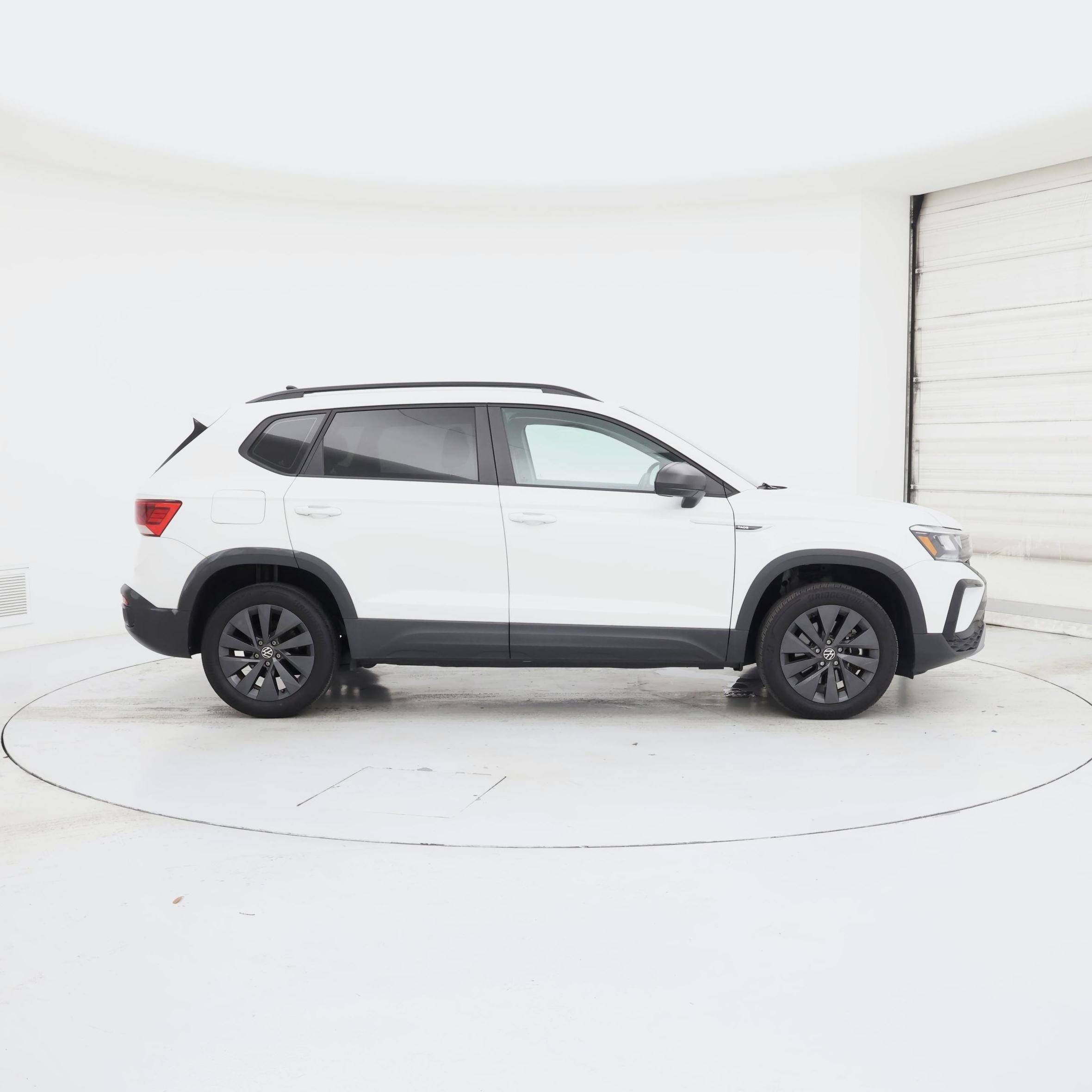 Thumbnail: 2023 Volkswagen Taos - 7