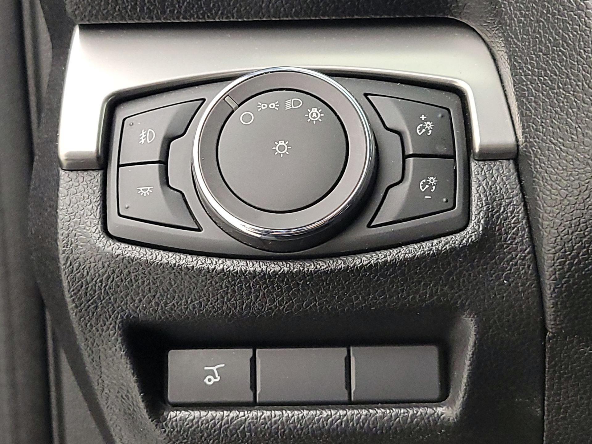Thumbnail: 2018 Ford Explorer - 13