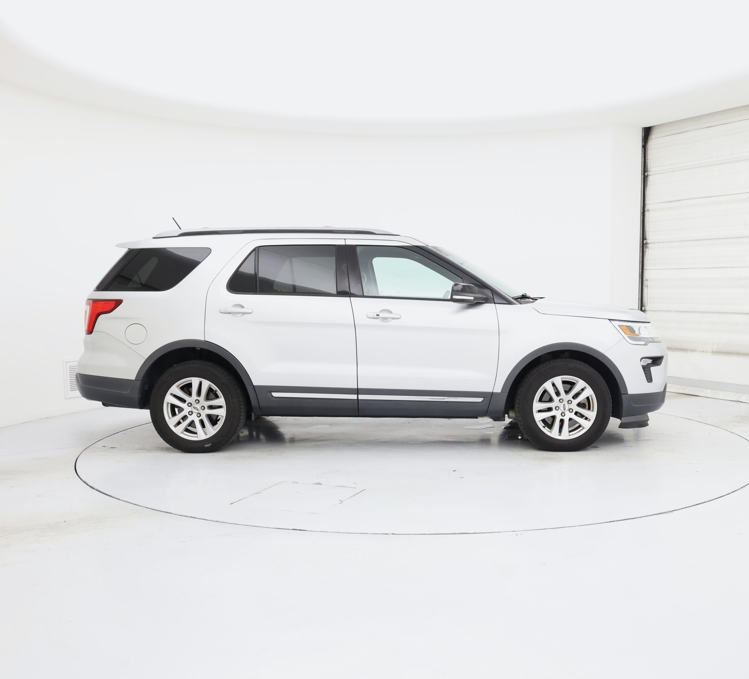 Thumbnail: 2018 Ford Explorer - 7
