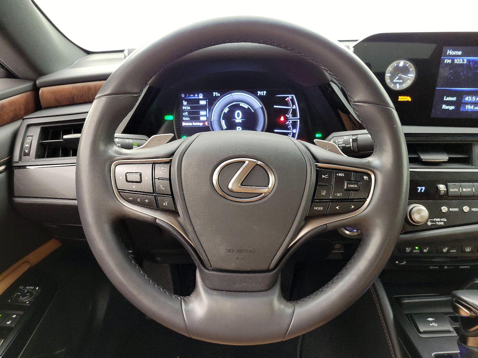 2022 Lexus ES Hybrid 300h - Photo 11