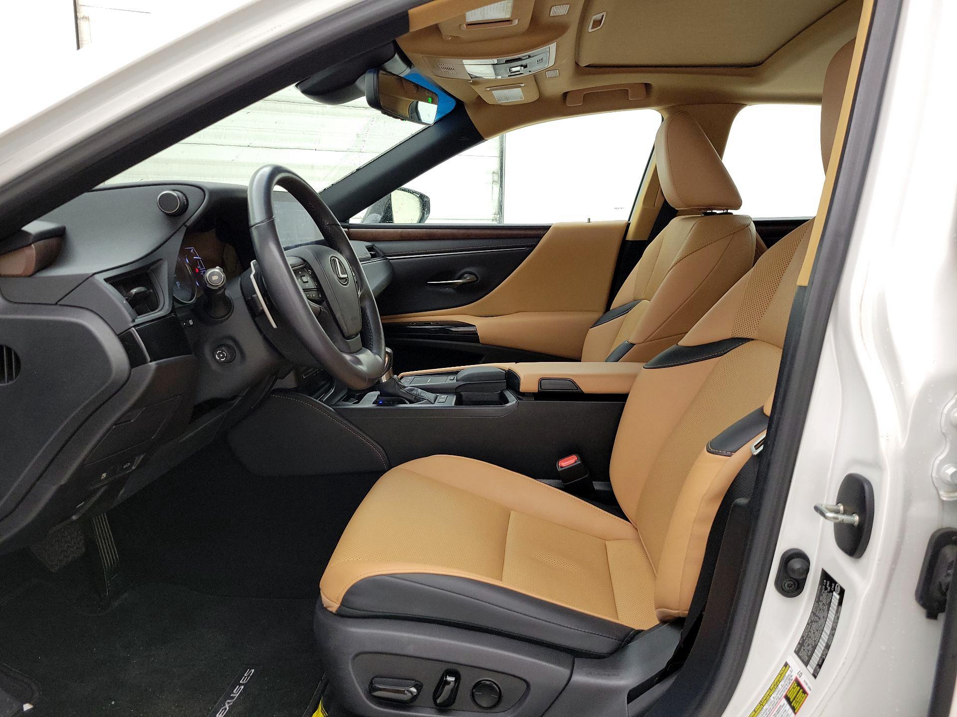 Thumbnail: 2022 Lexus ES - 11