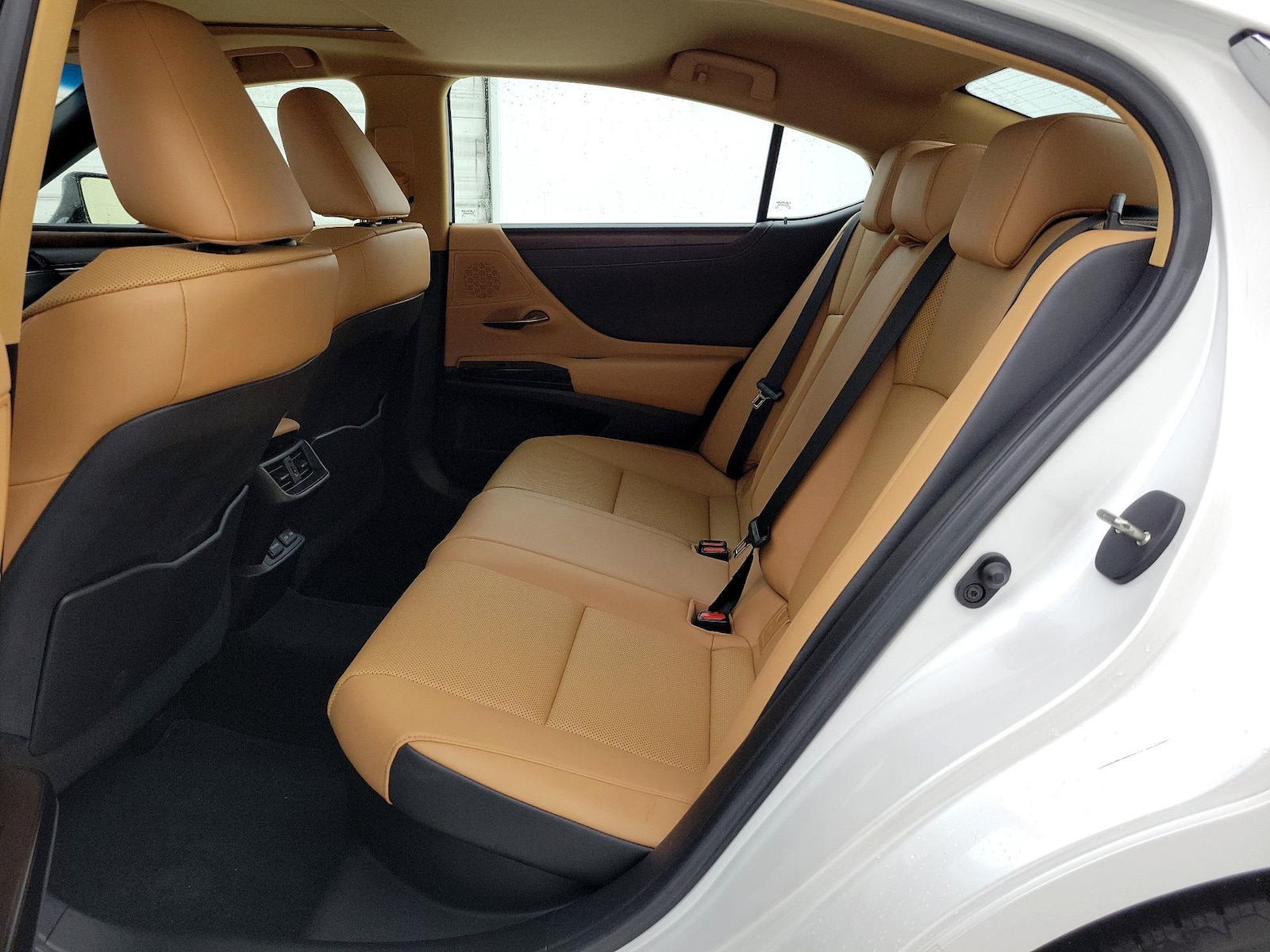 2022 Lexus ES Hybrid 300h - Photo 20