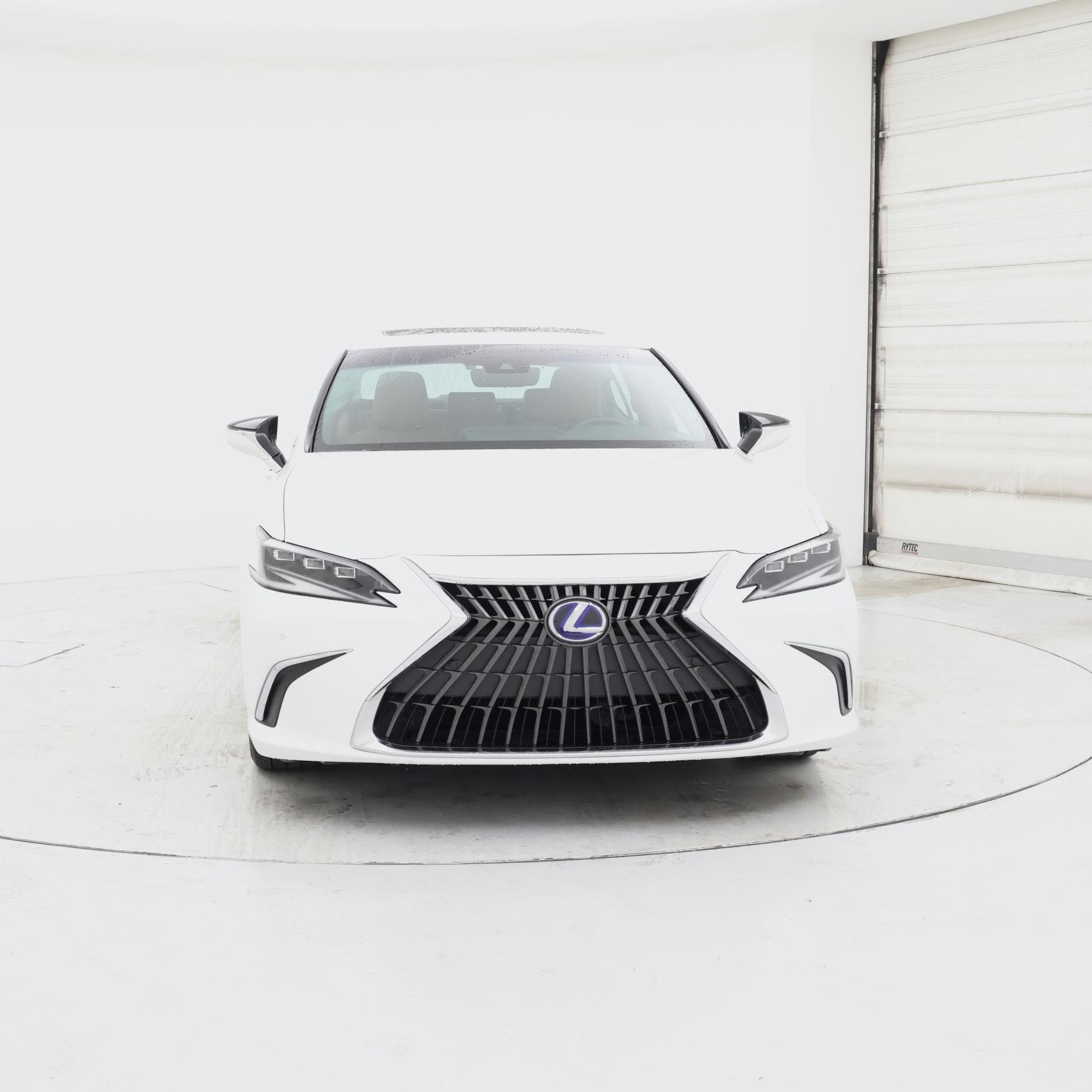 Thumbnail: 2022 Lexus ES - 5