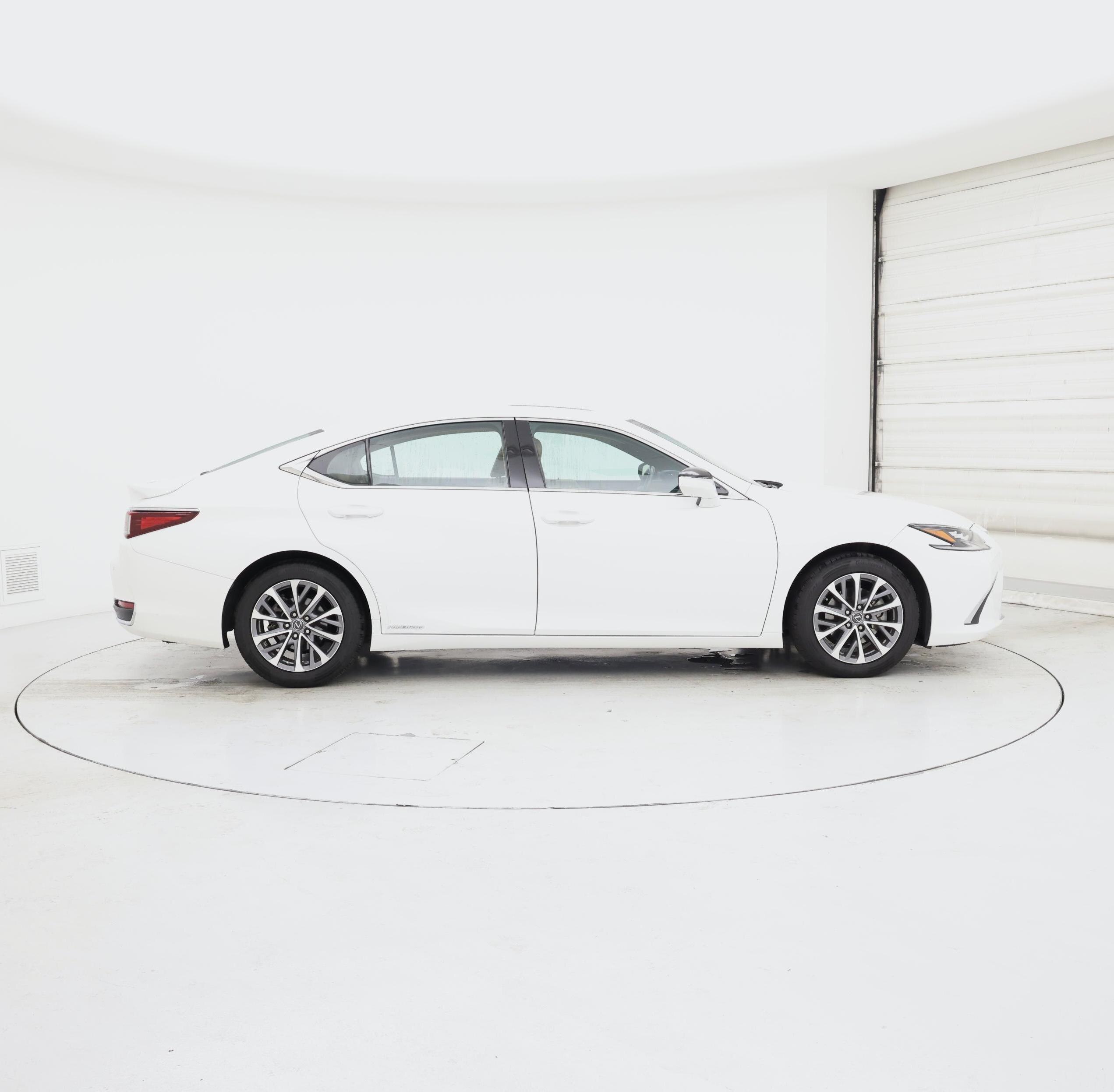 Thumbnail: 2022 Lexus ES - 7