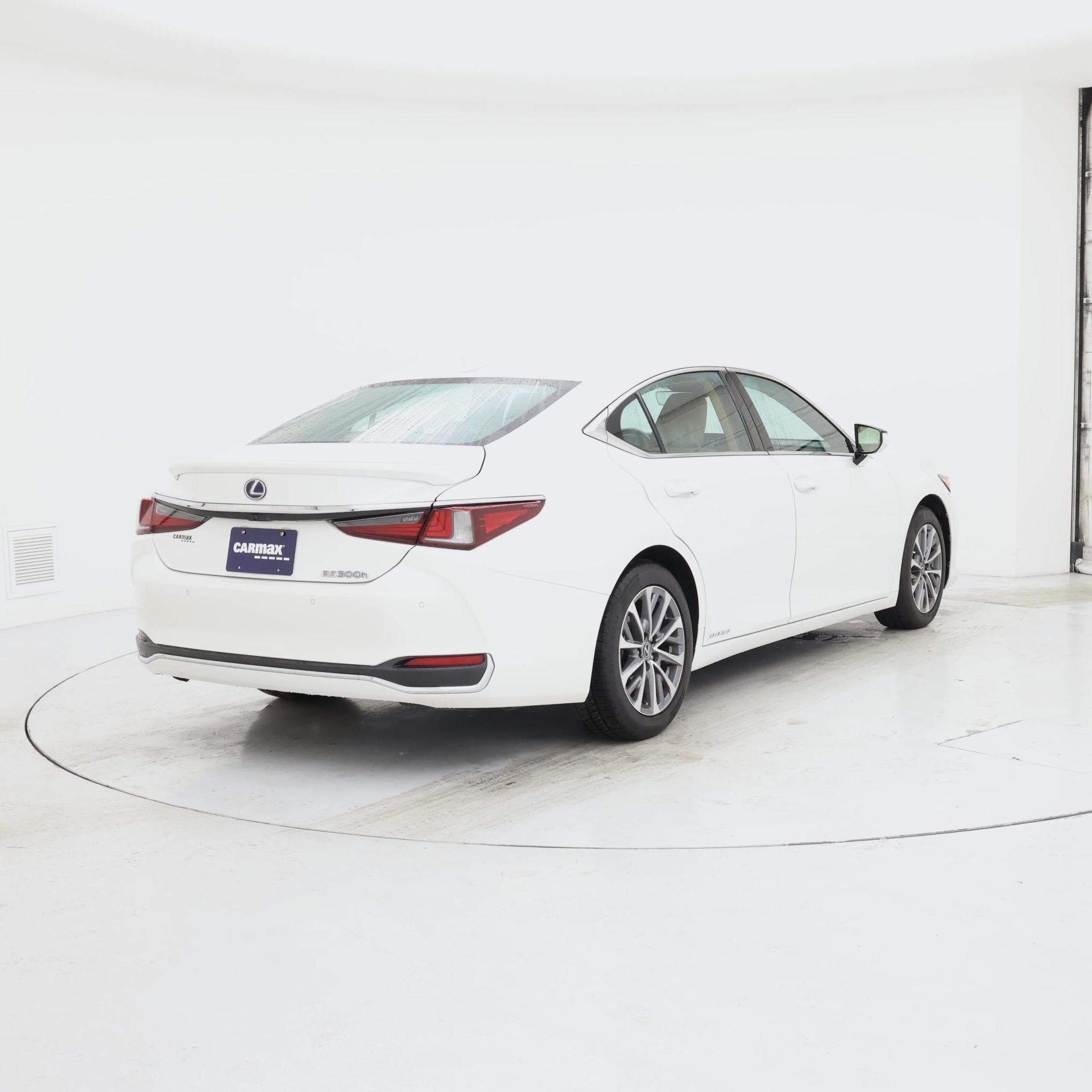 Thumbnail: 2022 Lexus ES - 8