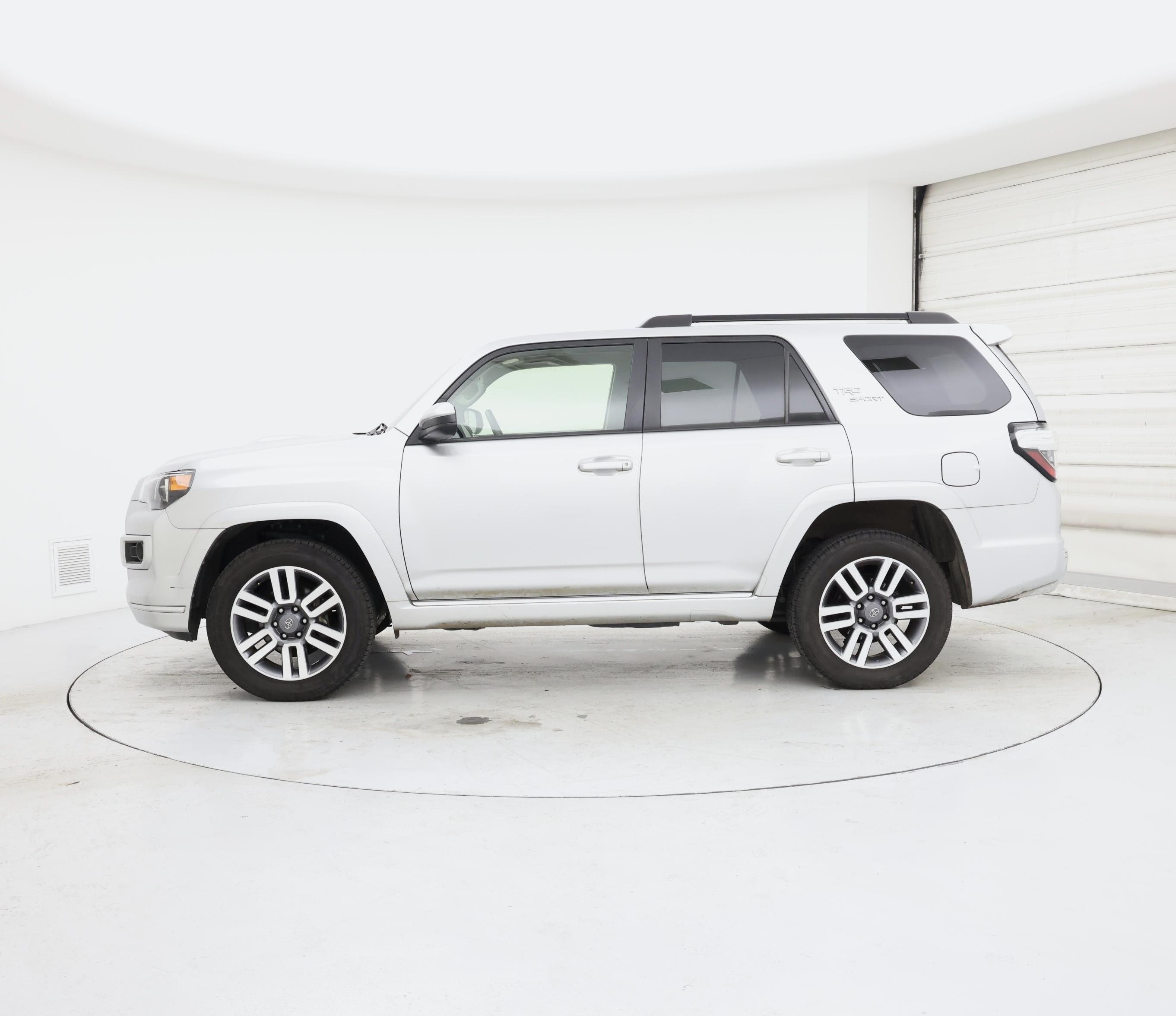 Thumbnail: 2022 Toyota 4Runner - 3