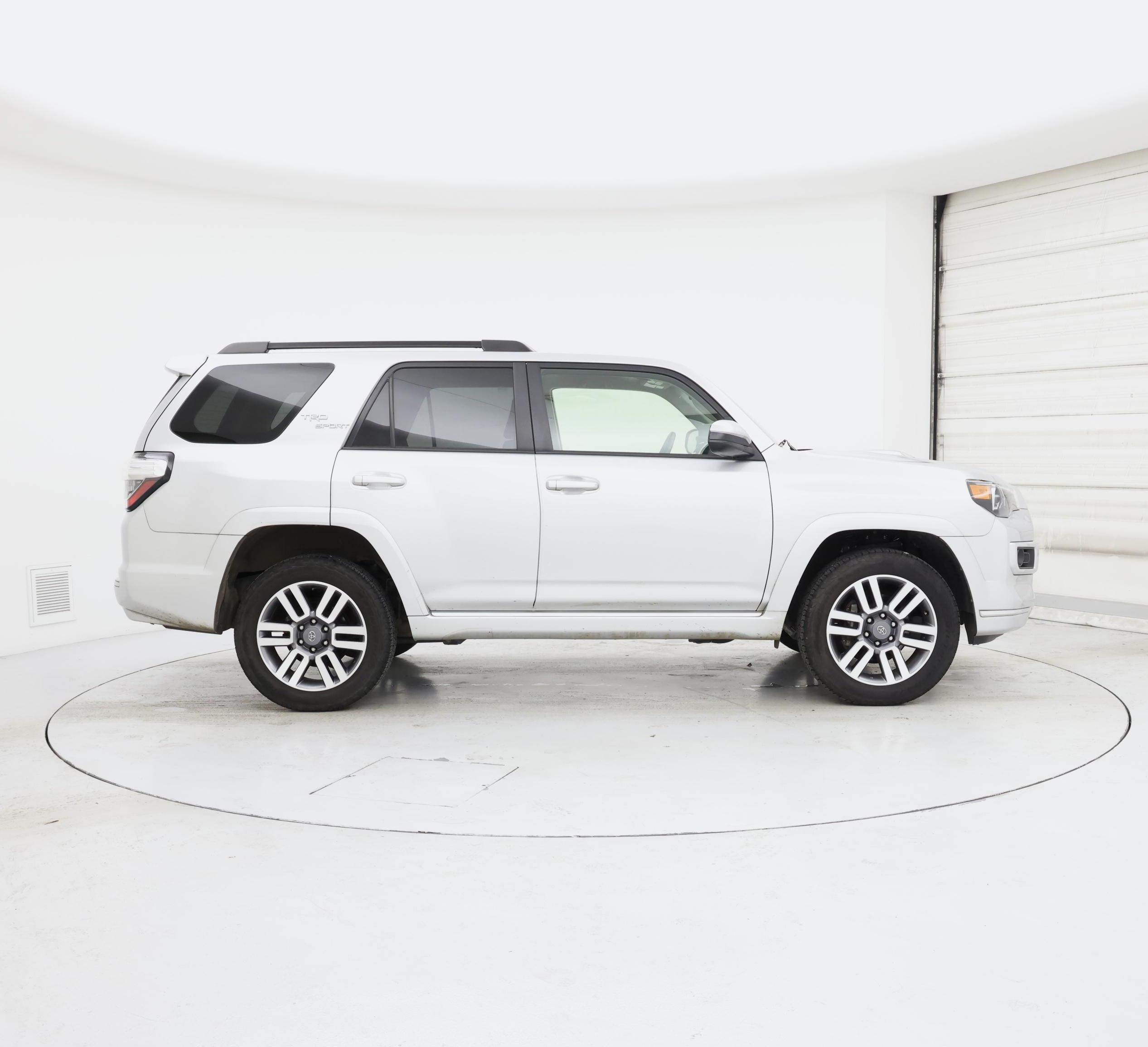 Thumbnail: 2022 Toyota 4Runner - 7