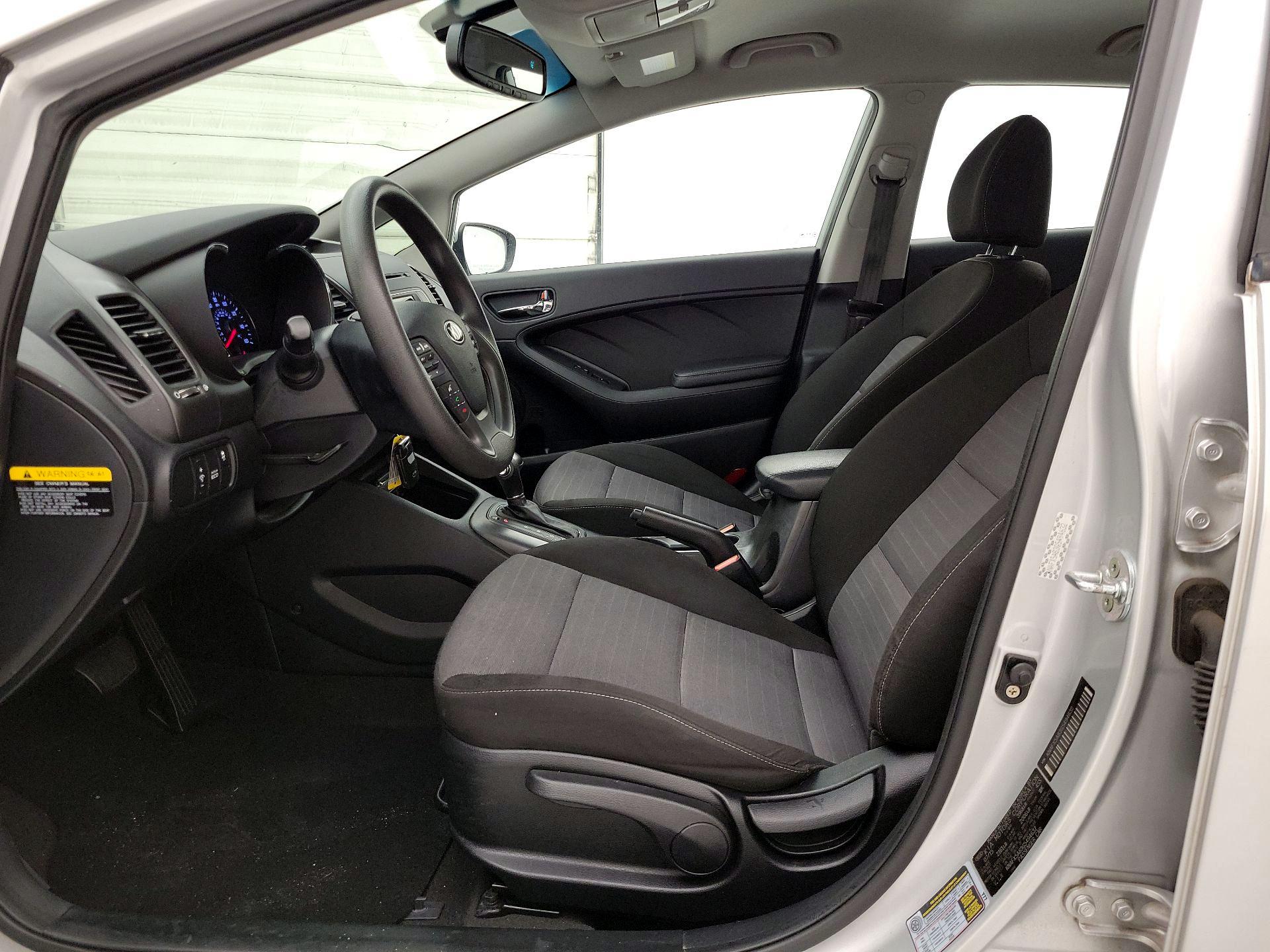 Thumbnail: 2016 Kia Forte - 11