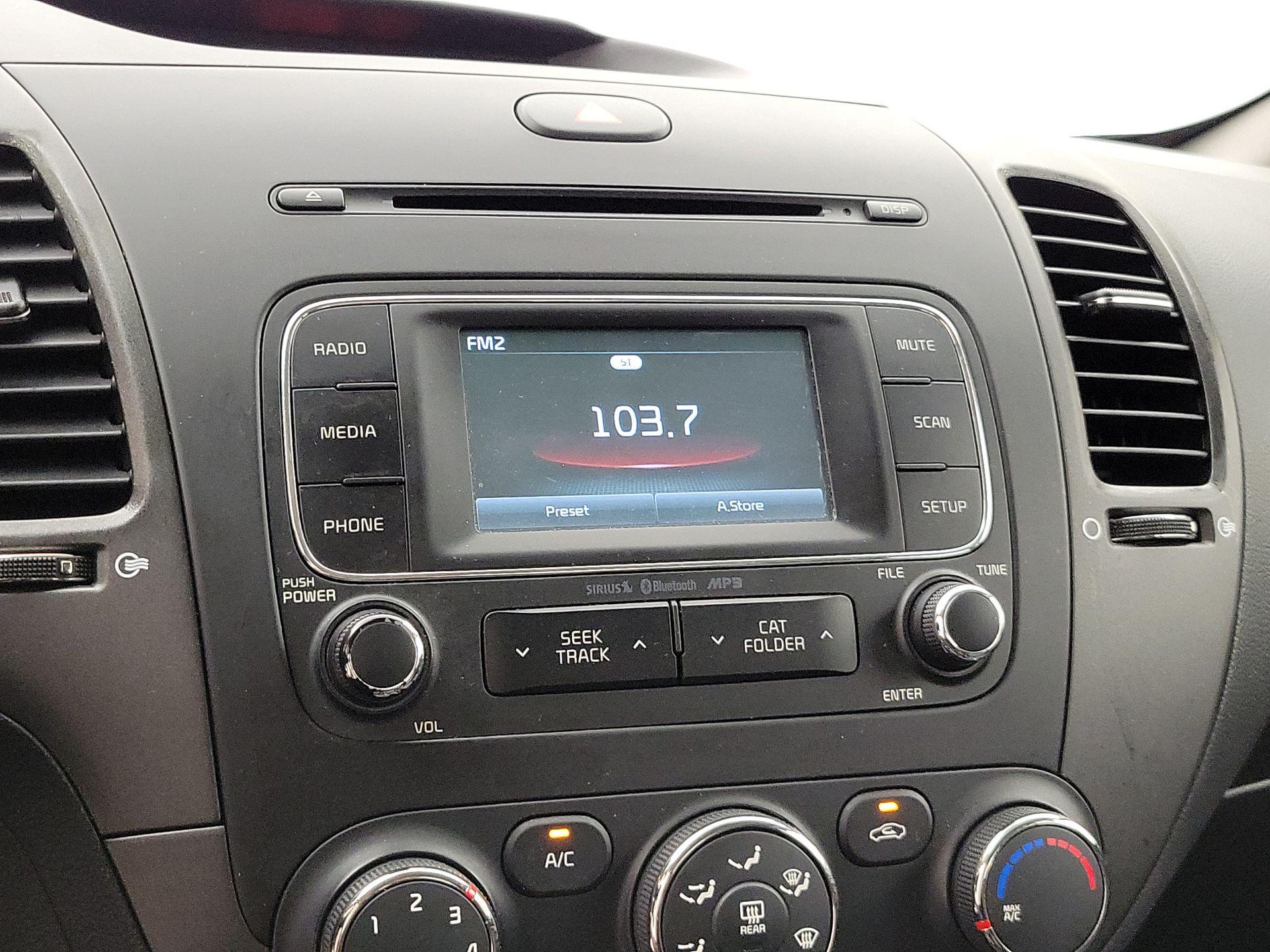 Thumbnail: 2016 Kia Forte - 15