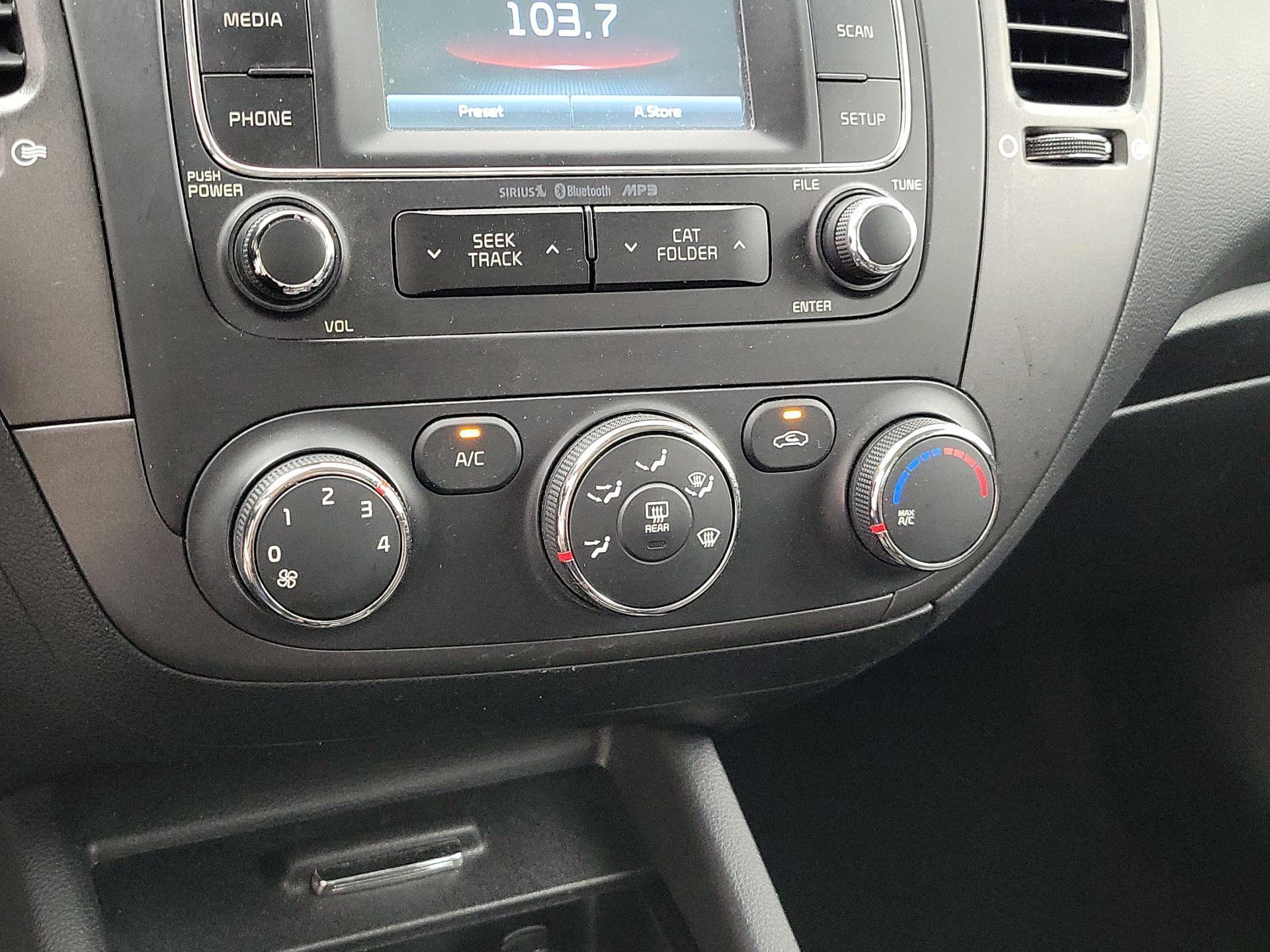 Thumbnail: 2016 Kia Forte - 16
