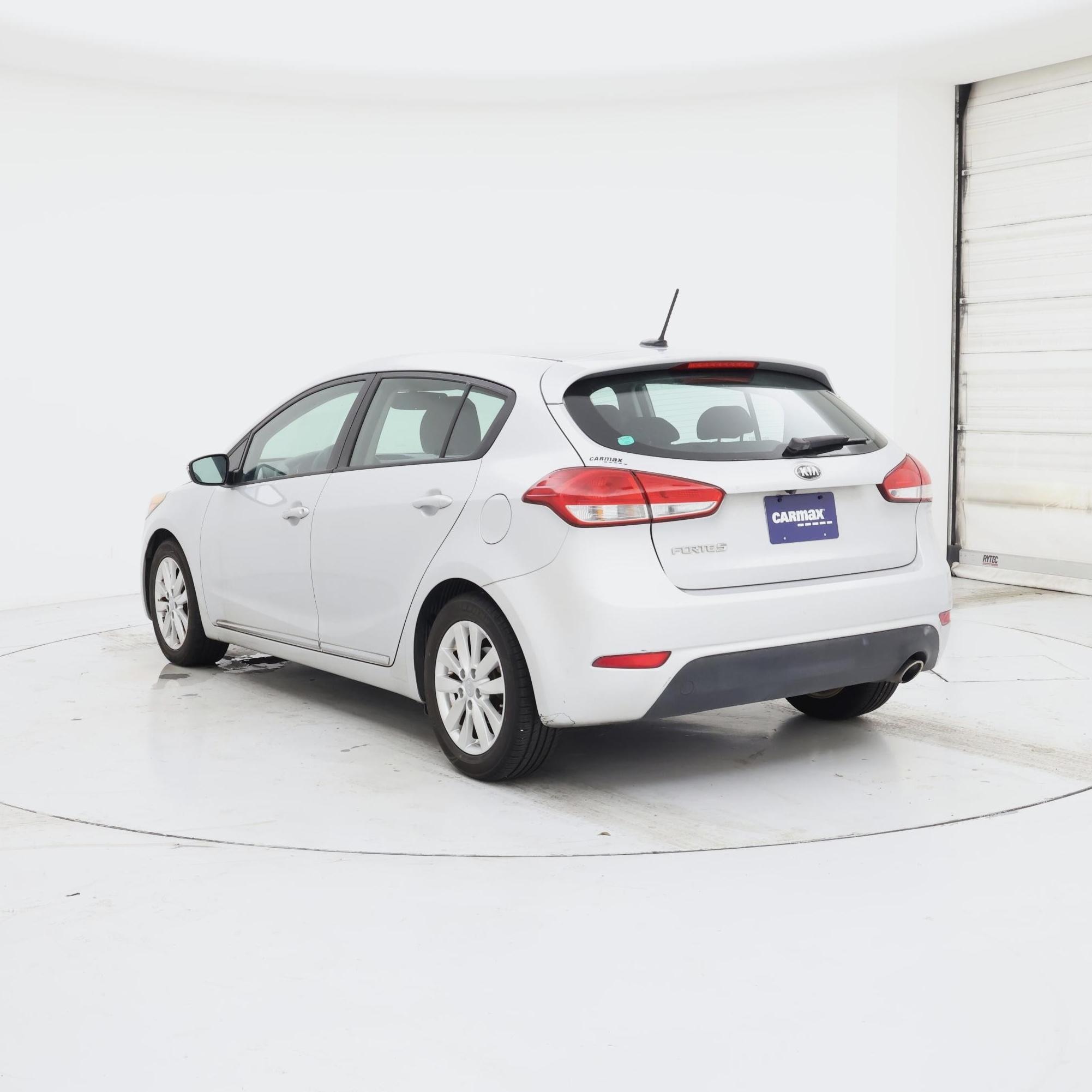 Thumbnail: 2016 Kia Forte - 2
