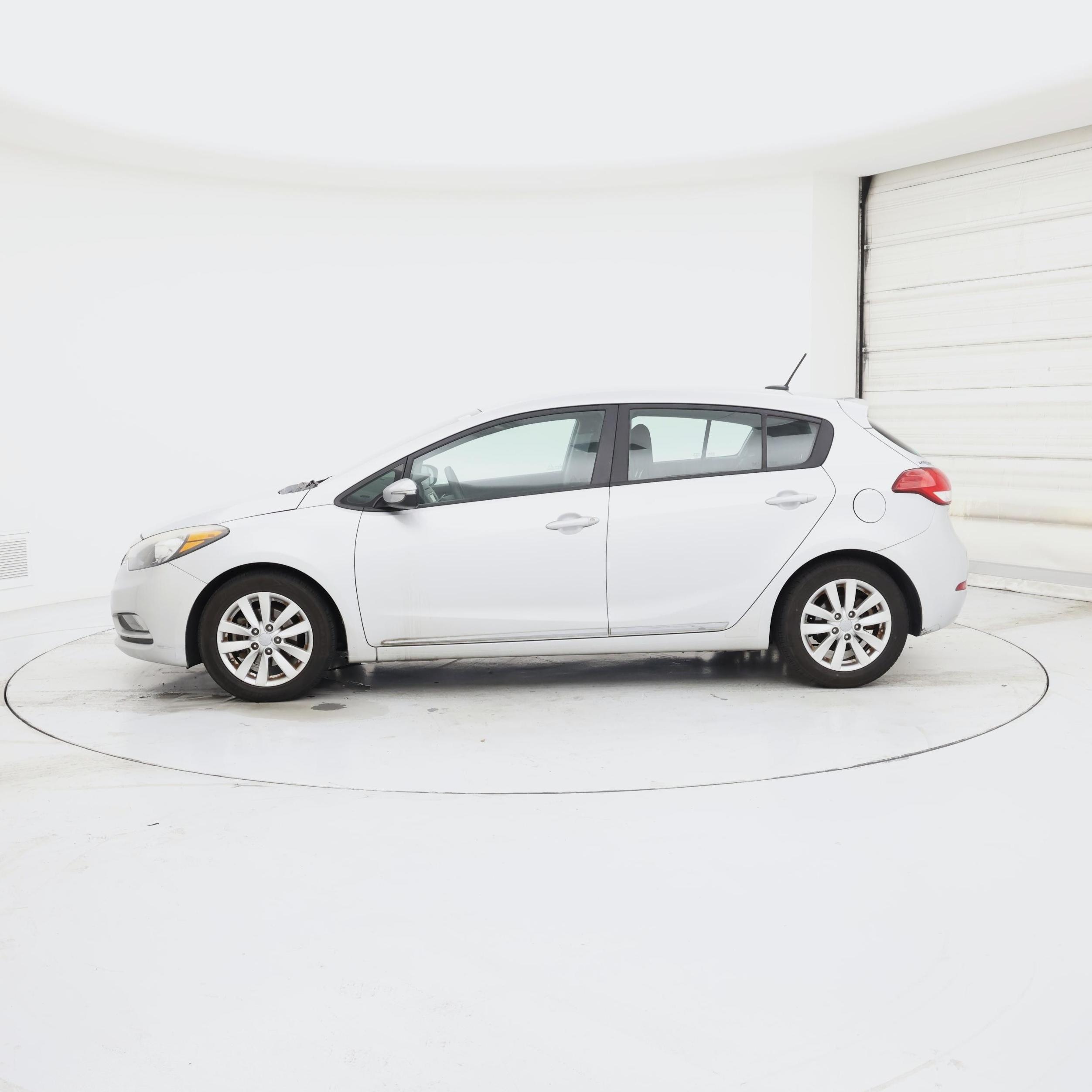 Thumbnail: 2016 Kia Forte - 3