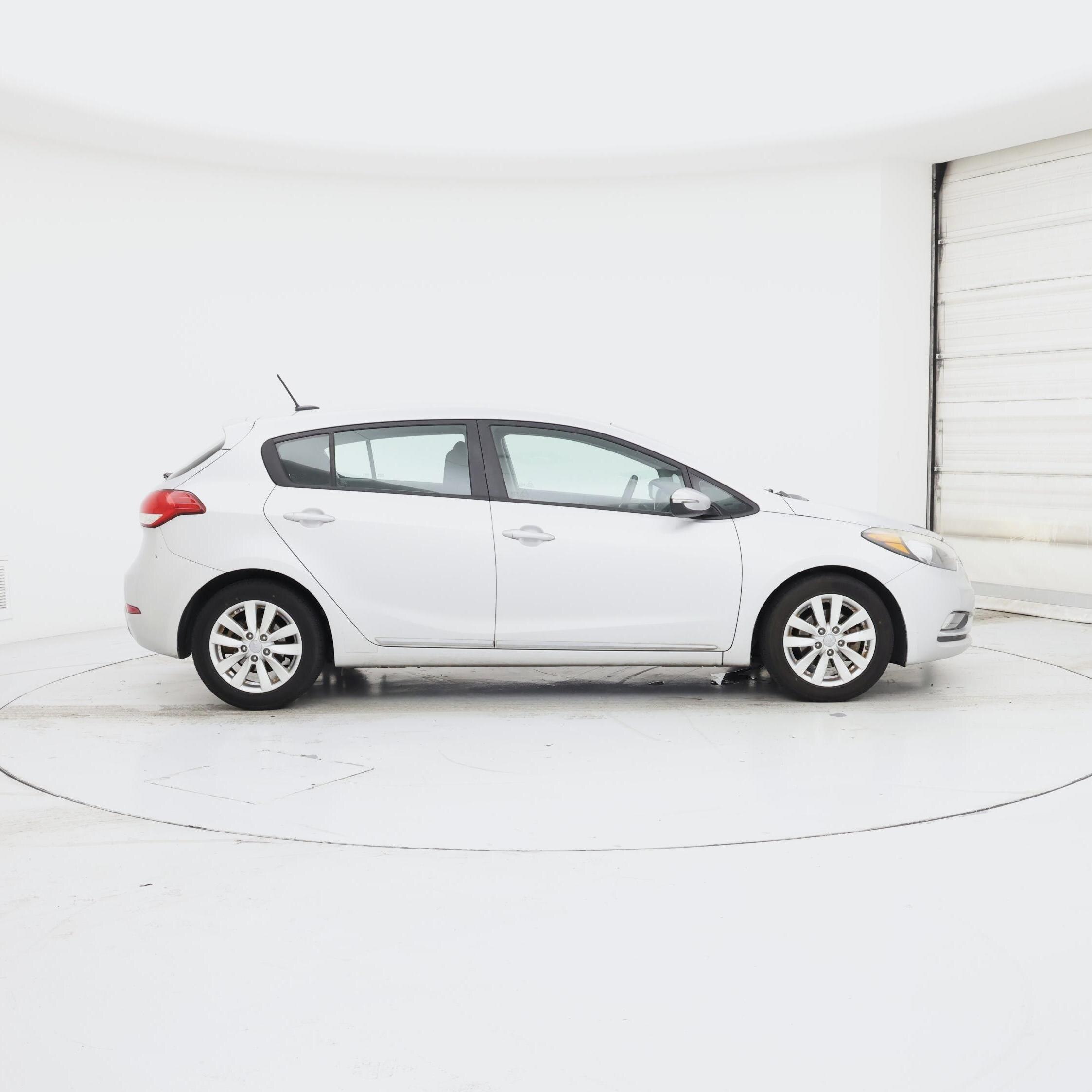 Thumbnail: 2016 Kia Forte - 7