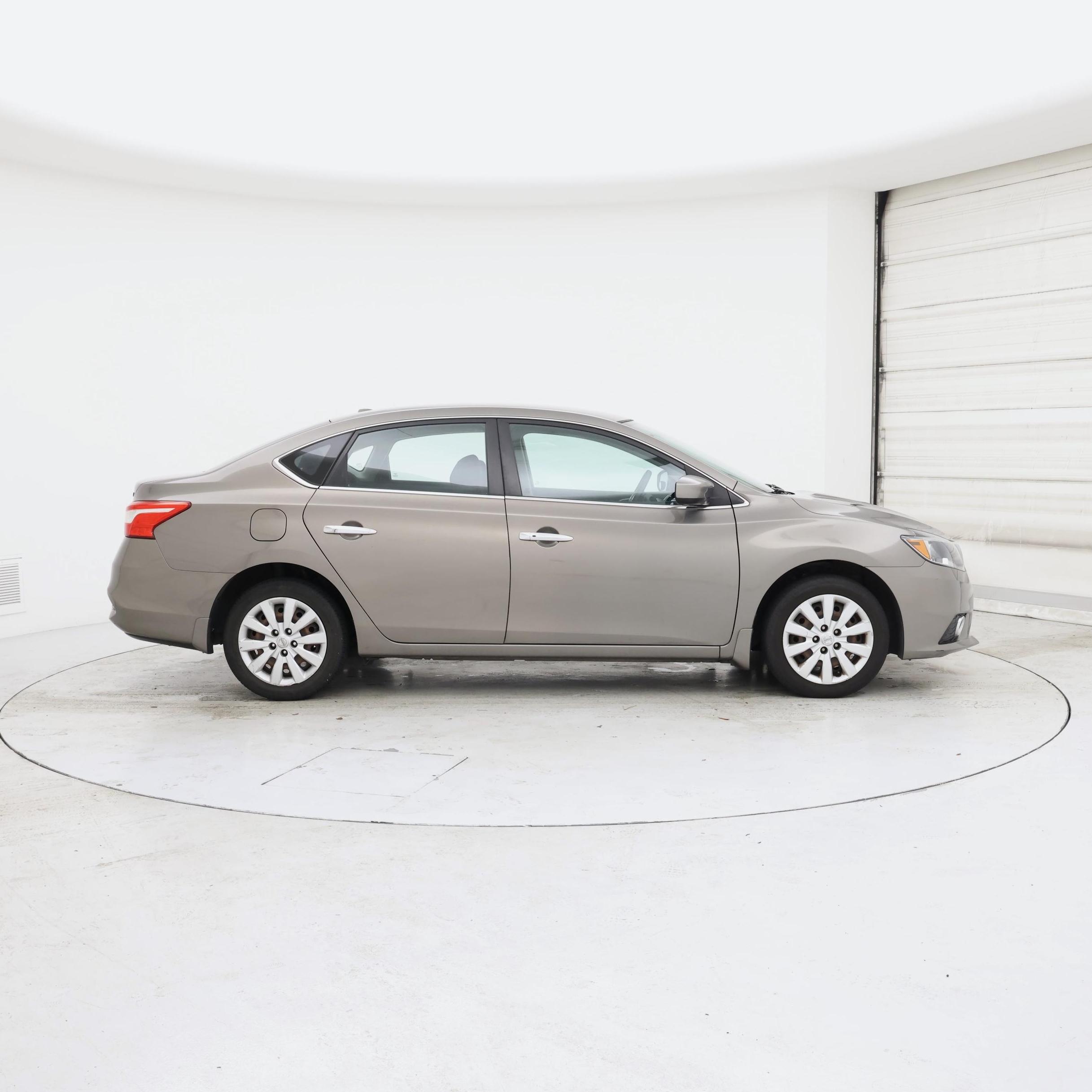Thumbnail: 2017 Nissan Sentra - 7