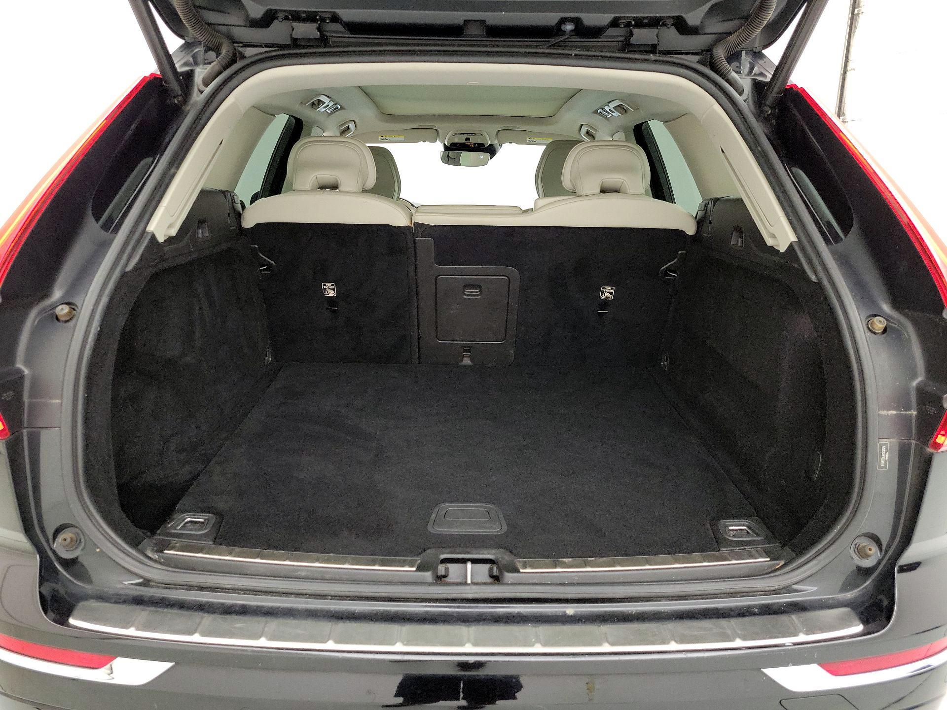 Thumbnail: 2021 Volvo XC60 - 19