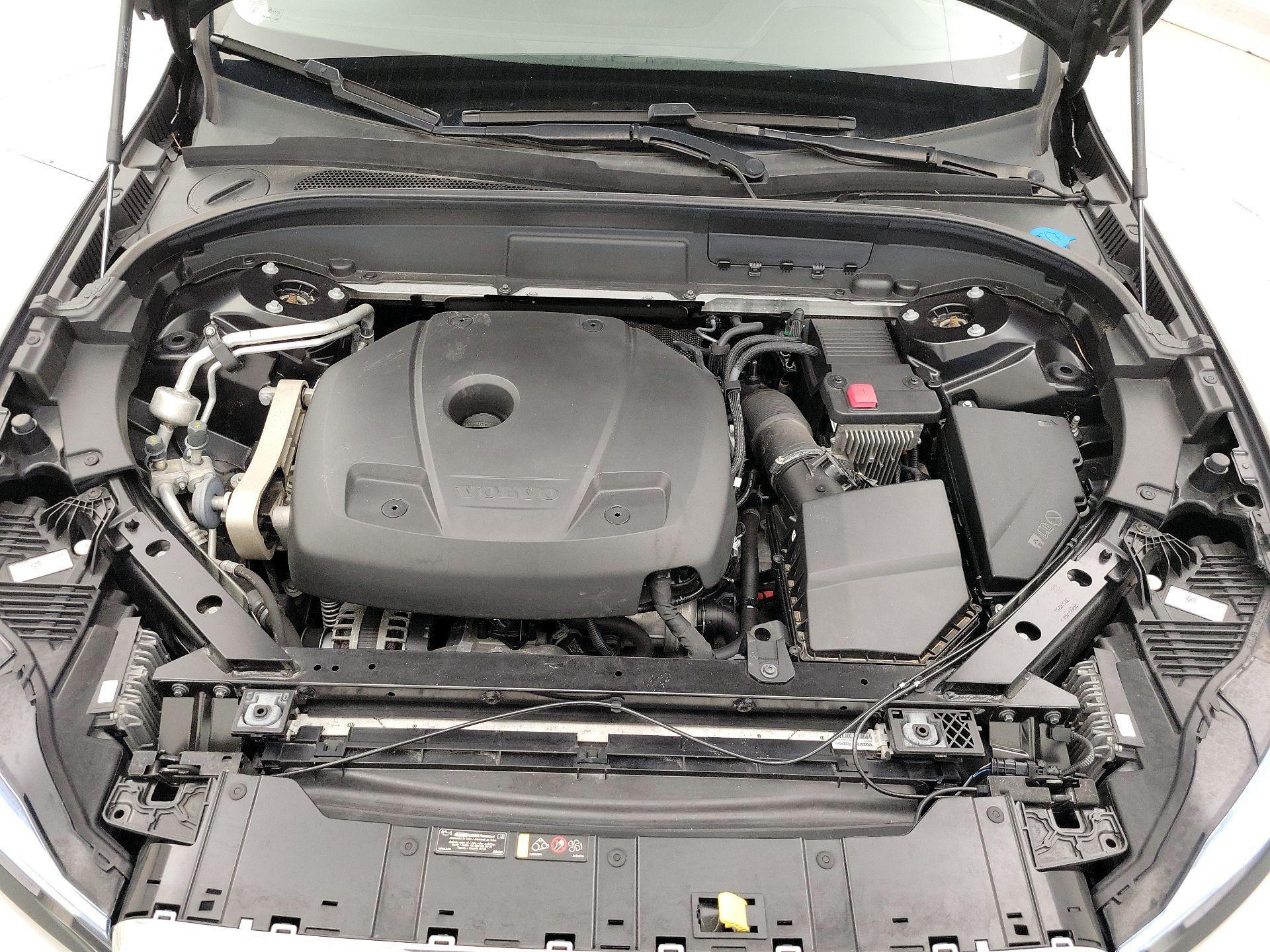 Thumbnail: 2021 Volvo XC60 - 20