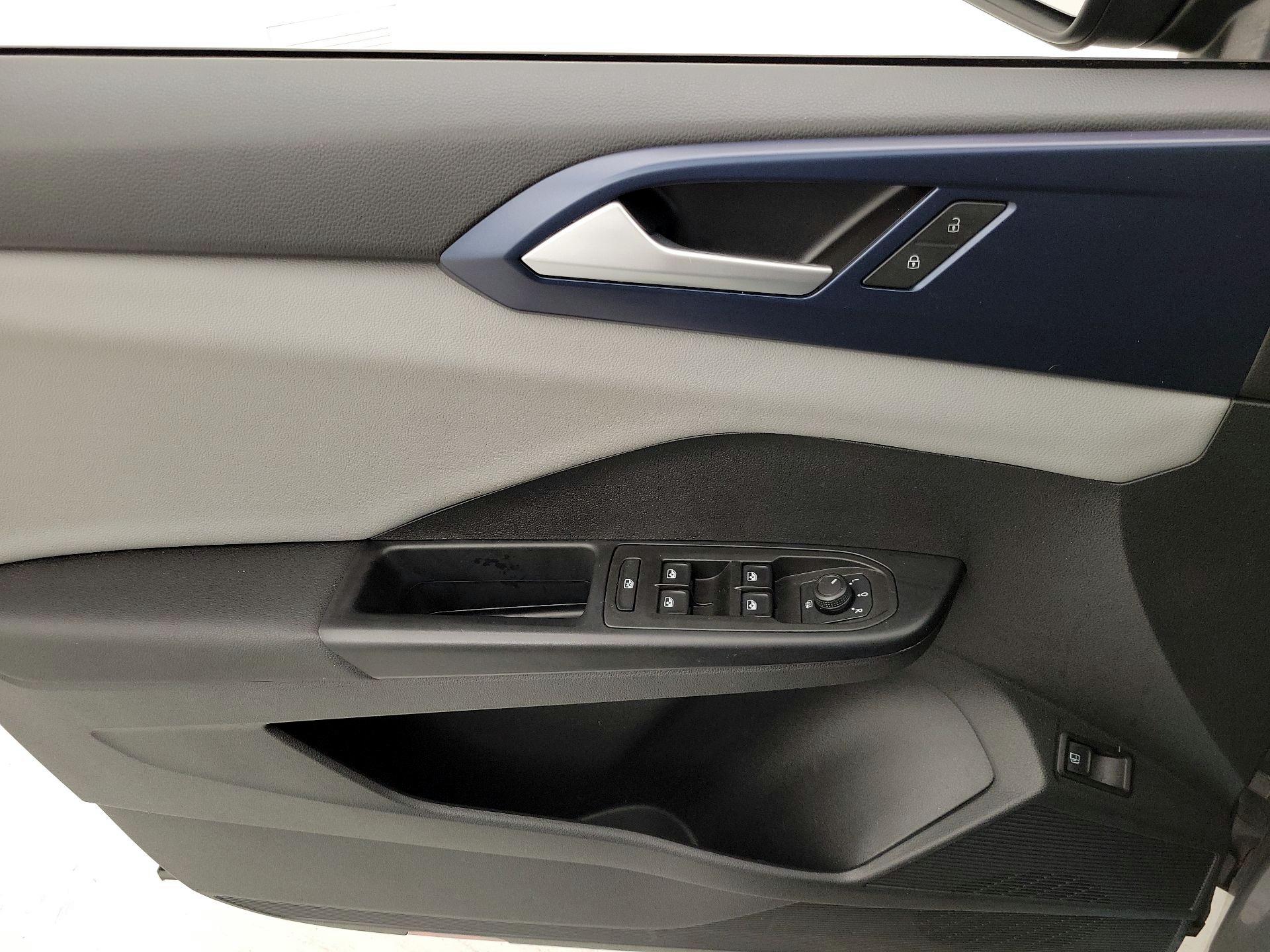 Thumbnail: 2022 Volkswagen Taos - 12