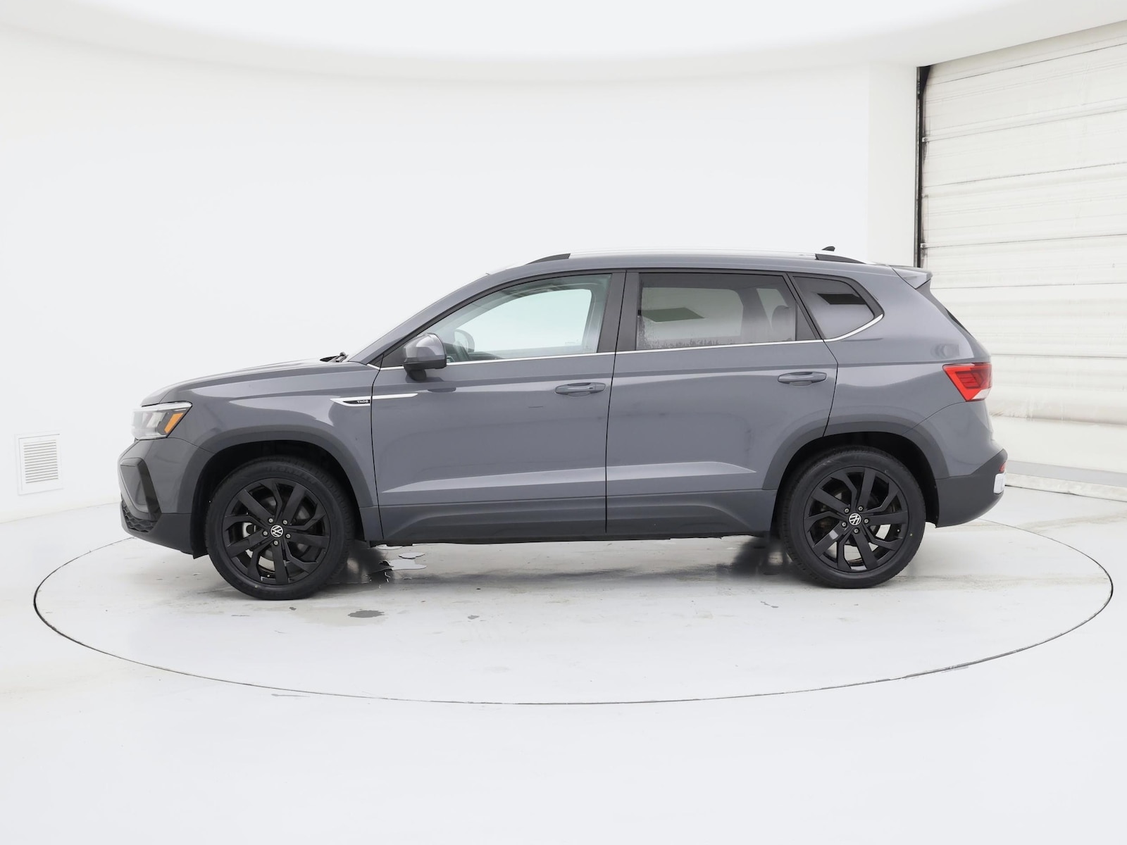 2022 Volkswagen Taos SE - Photo 4