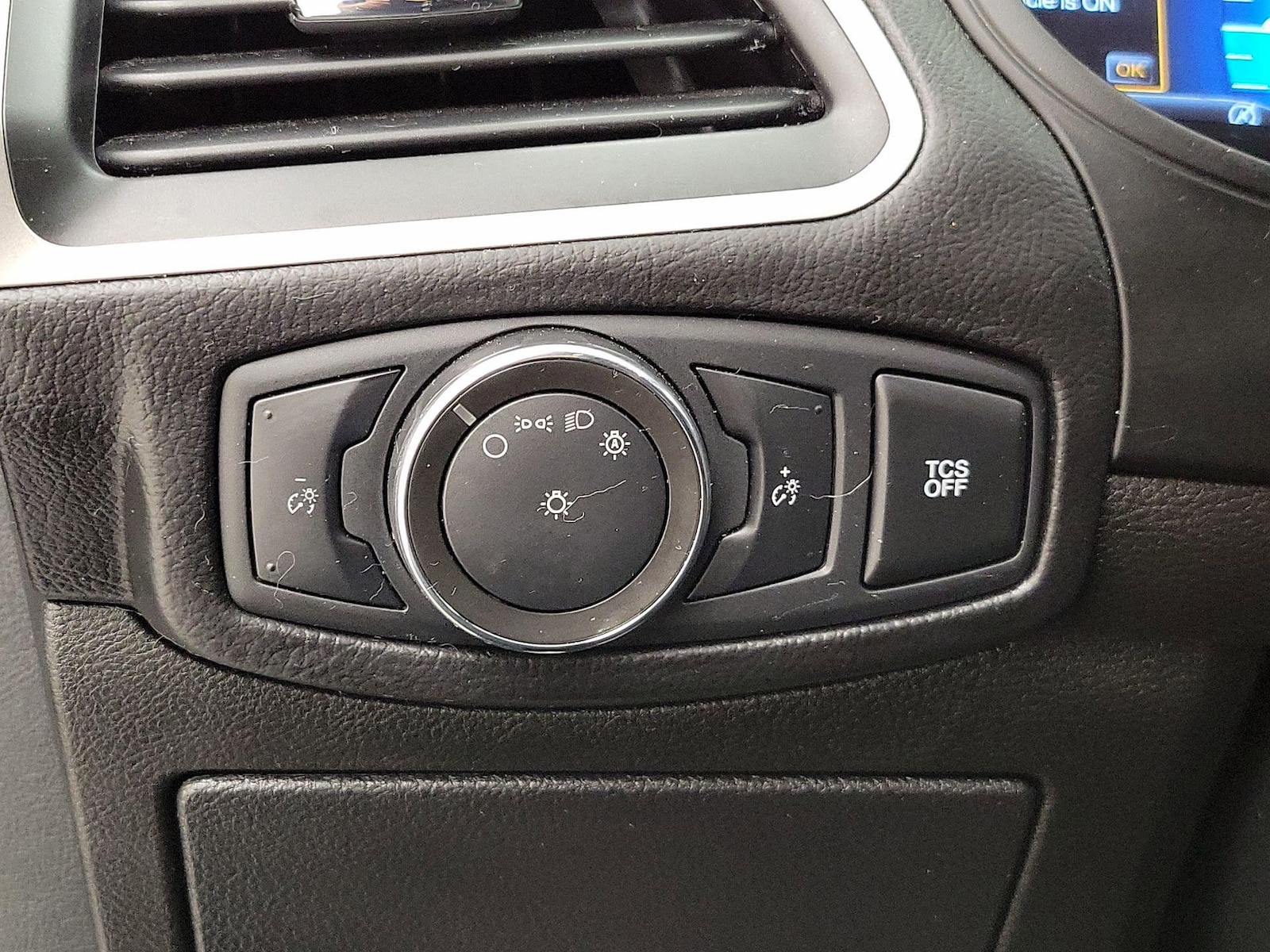 2022 Ford Edge SE - Photo 14